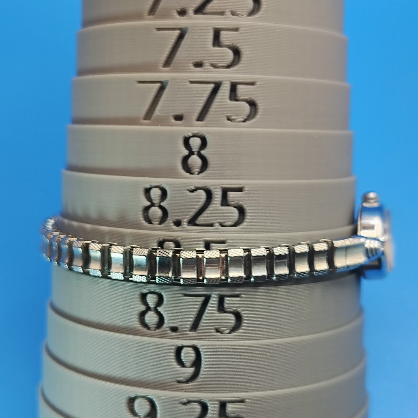 Vintage 1975 Timex 29mm Women's Quartz Cocktail Watch Stretch Bracelet Restored