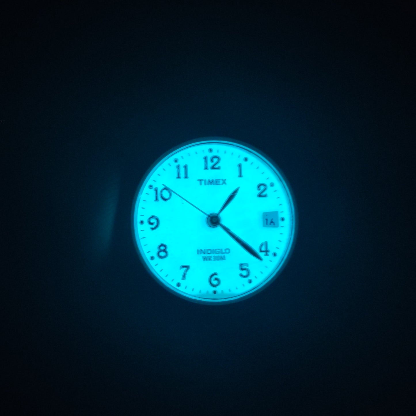 Vintage 1997 Timex 25mm Women's Quartz Watch Leather Band (Indiglo Not Working)