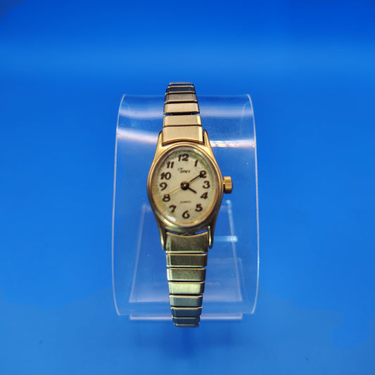 Vintage 1976 Timex Oval 20mm Women's Quartz Watch Stretch Bracelet Fits all wrist Size up to 8
