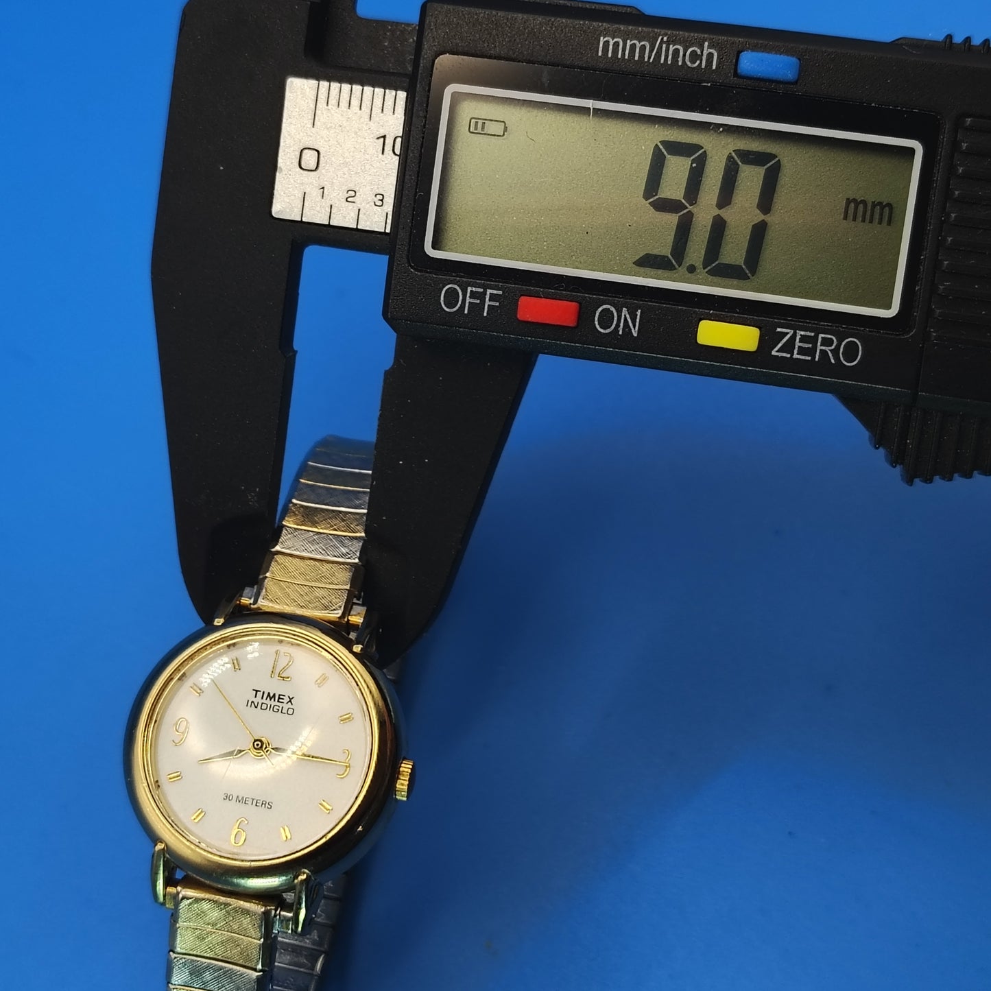 Vintage 1996 Timex Indiglo 23mm Two Tone Women's Quartz Watch Stretch Bracelet