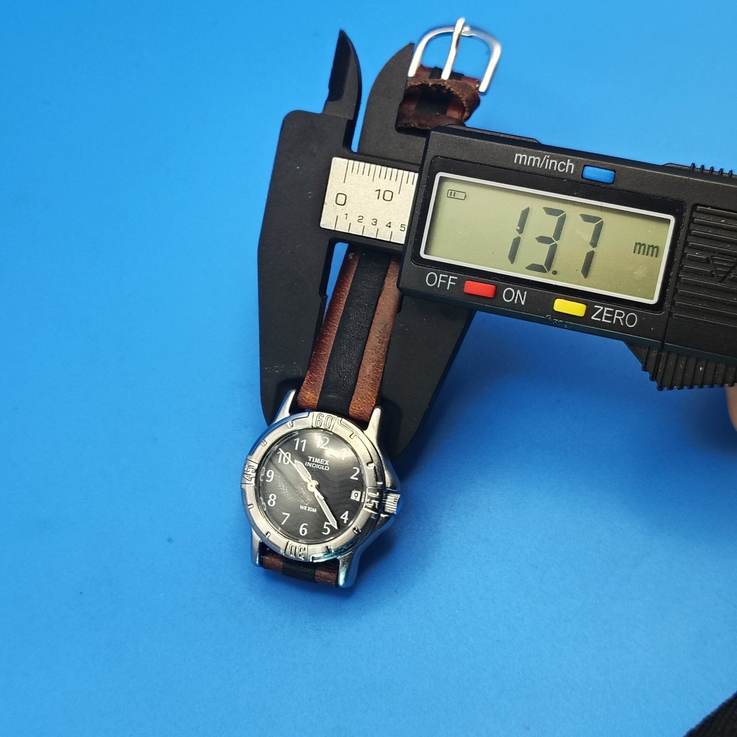 Vintage 2002 Timex Expedition Indiglo Wave Dial Women's 25mm Quartz Field Watch