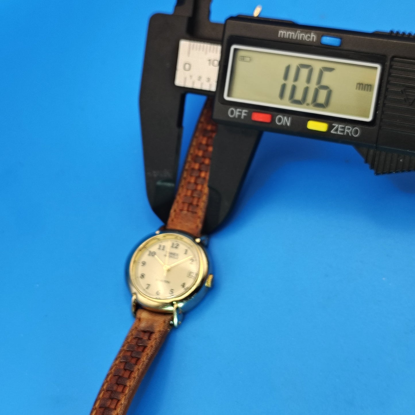 Vintage 1992 Timex Indiglo Easy Reader 24mm Women's Quartz Watch Braided Leather Band