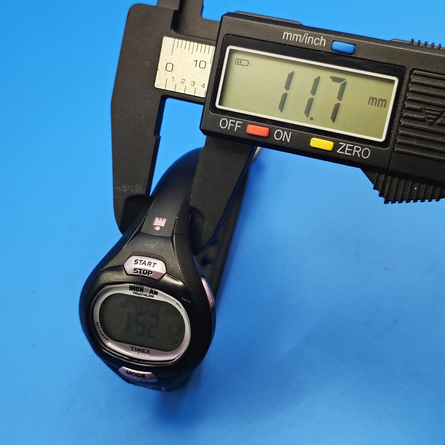 Vintage Timex Iron Man Triathlon Indiglo 38mm Womens Digital Quartz Sports Watch