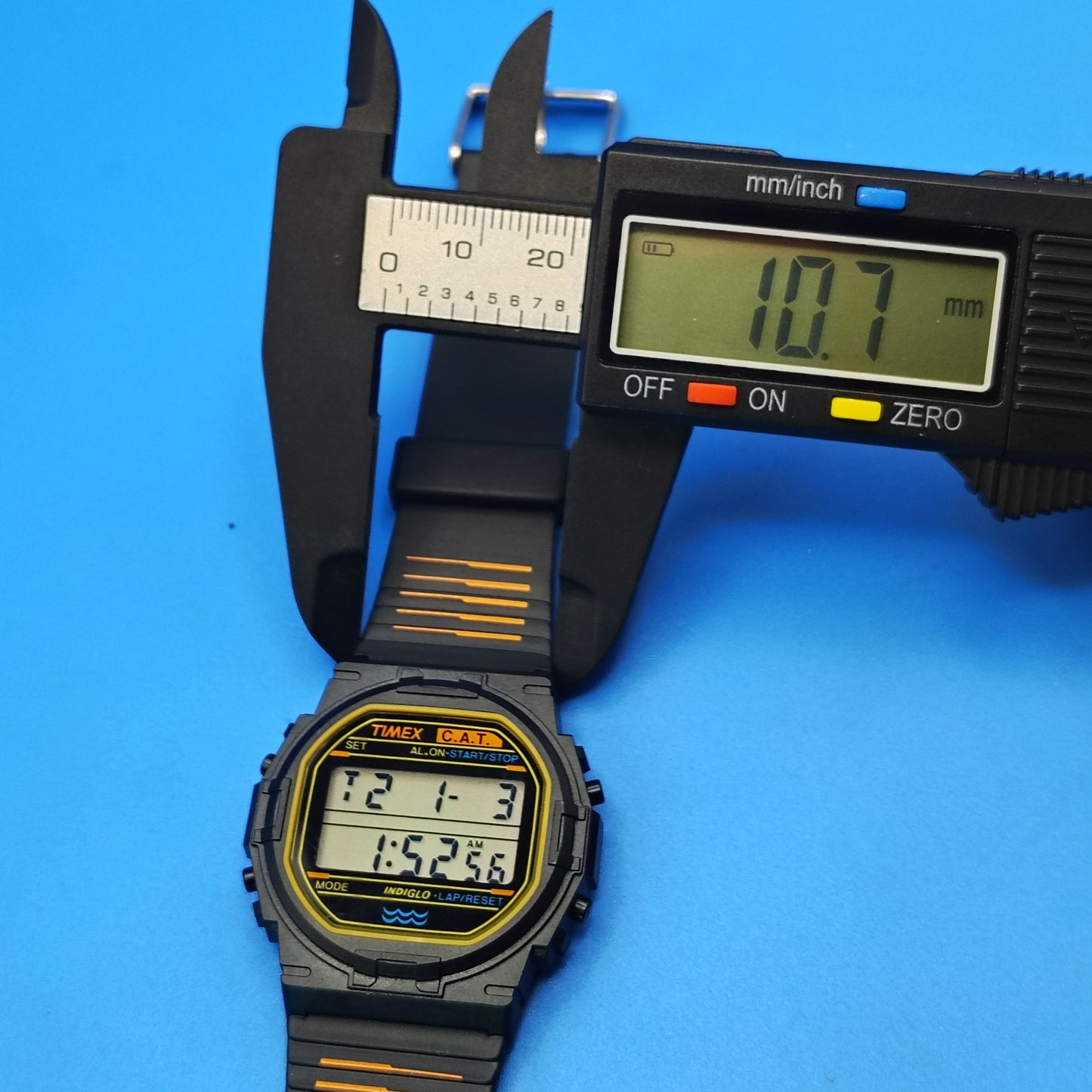 Rare Vintage 1986 Timex C.A.T. Computer Aided Timing Limited Edition 26mm Mens Digital Retro Watch