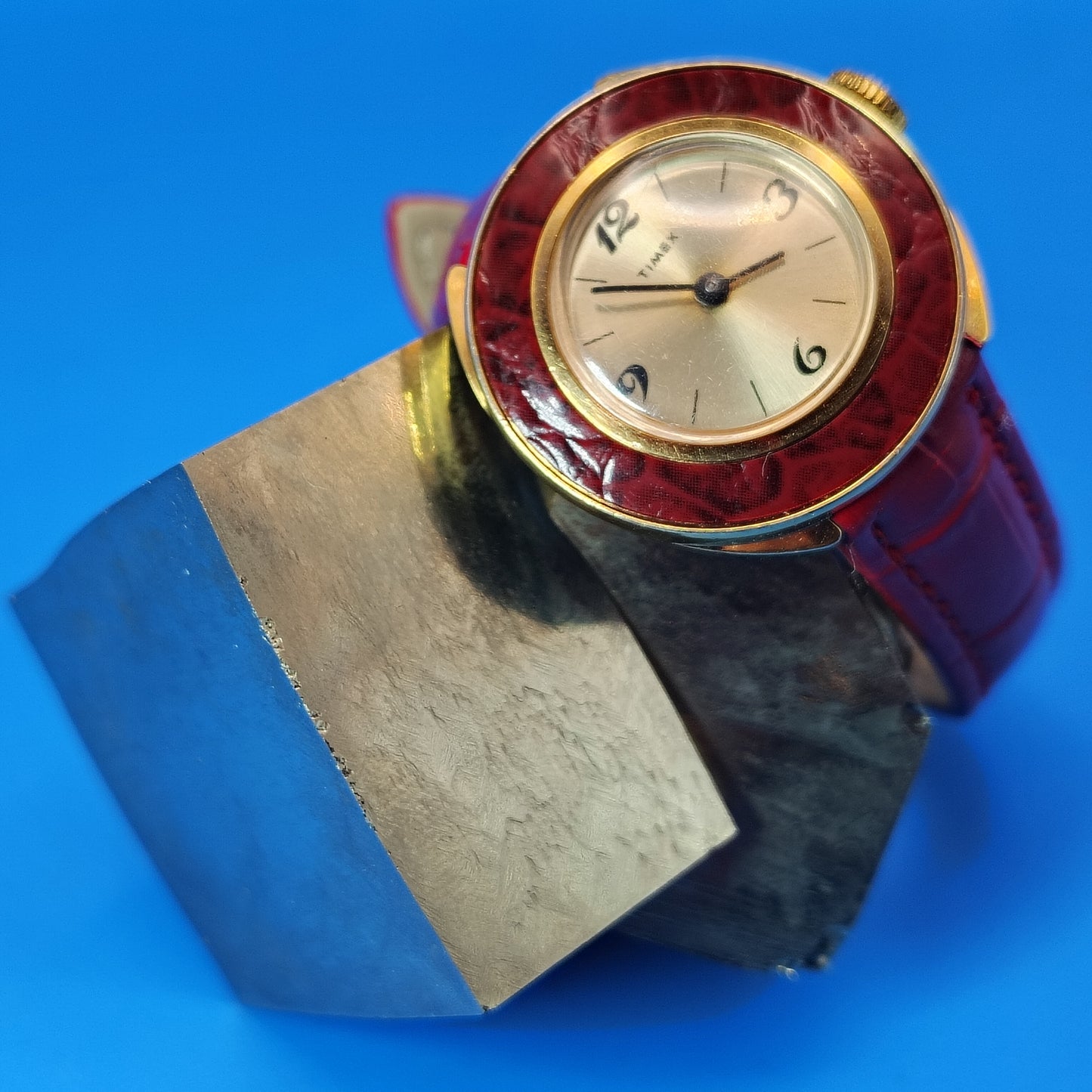 Vintage 1974 Timex Mechanical Wind 27mm Women's Watch New Leather Strap Size 4-6.75