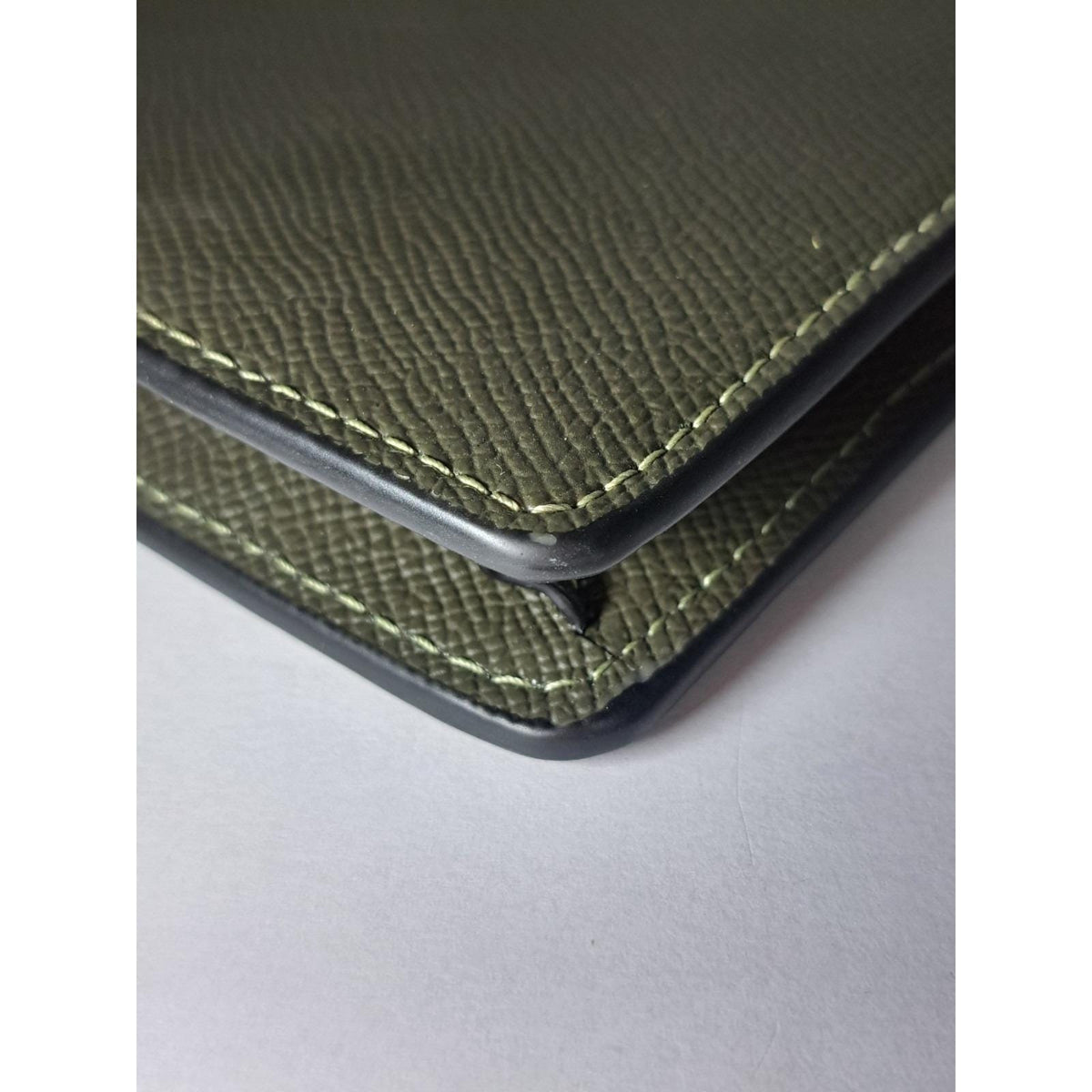 Vintage 2017 Coach Olive Green Crossgrain Leather Phone Wallet Clutch Luxury Bag