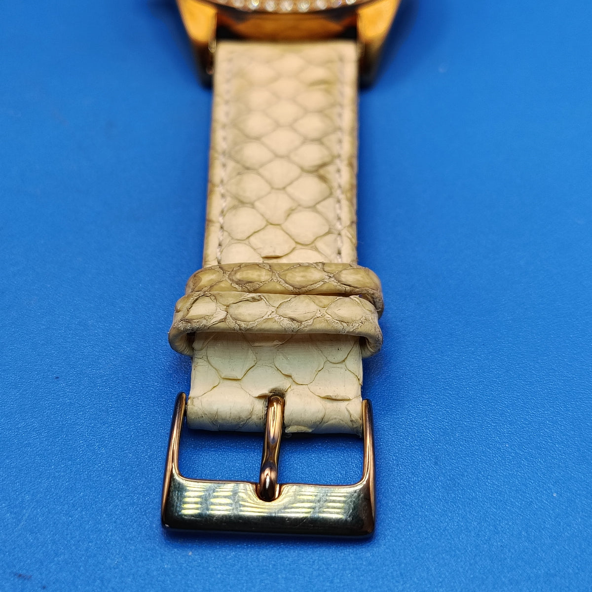 Vintage 2006 Bradgley Mischka Mother of Pearl 40mm Womens Luxury Watch Snake Skin Strap