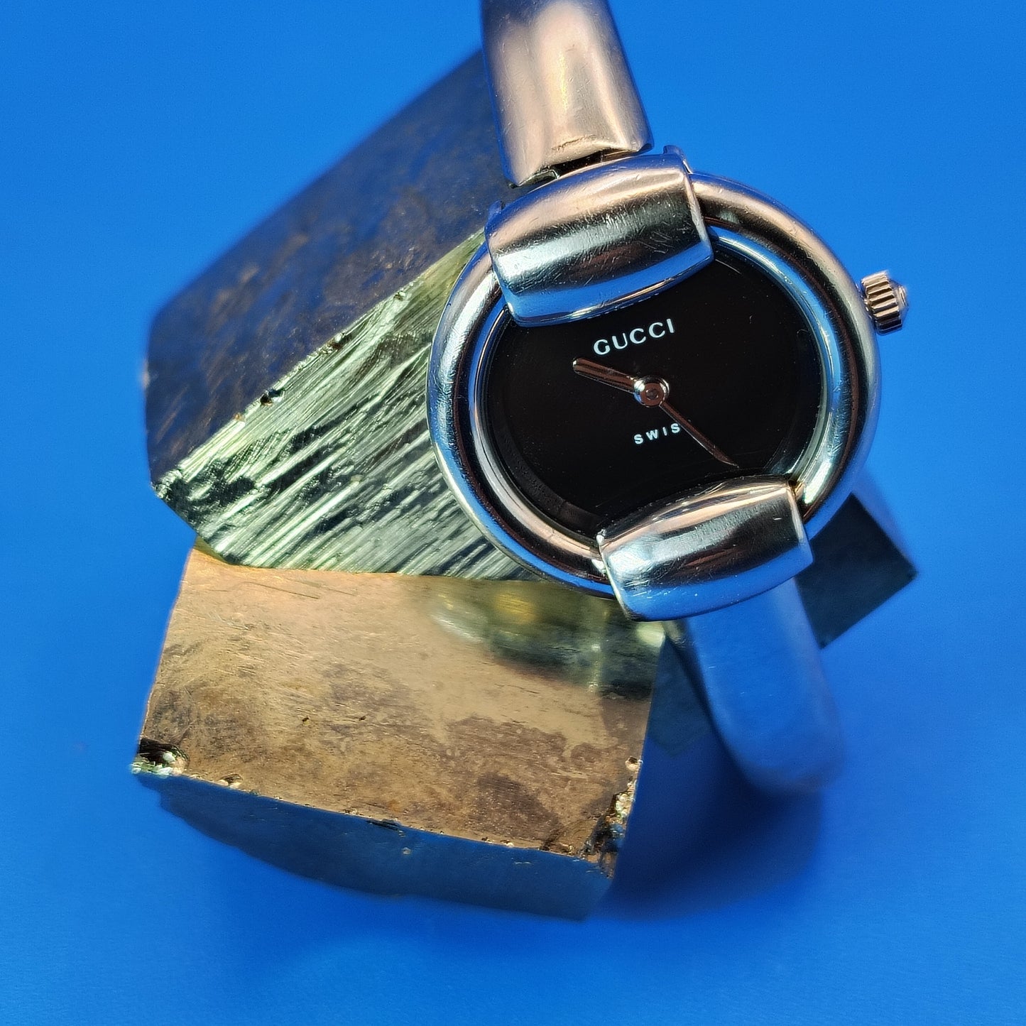 Vintage 1994 Authentic Gucci 1400L Swiss Women's Quartz Bangle Luxury Watch Restored