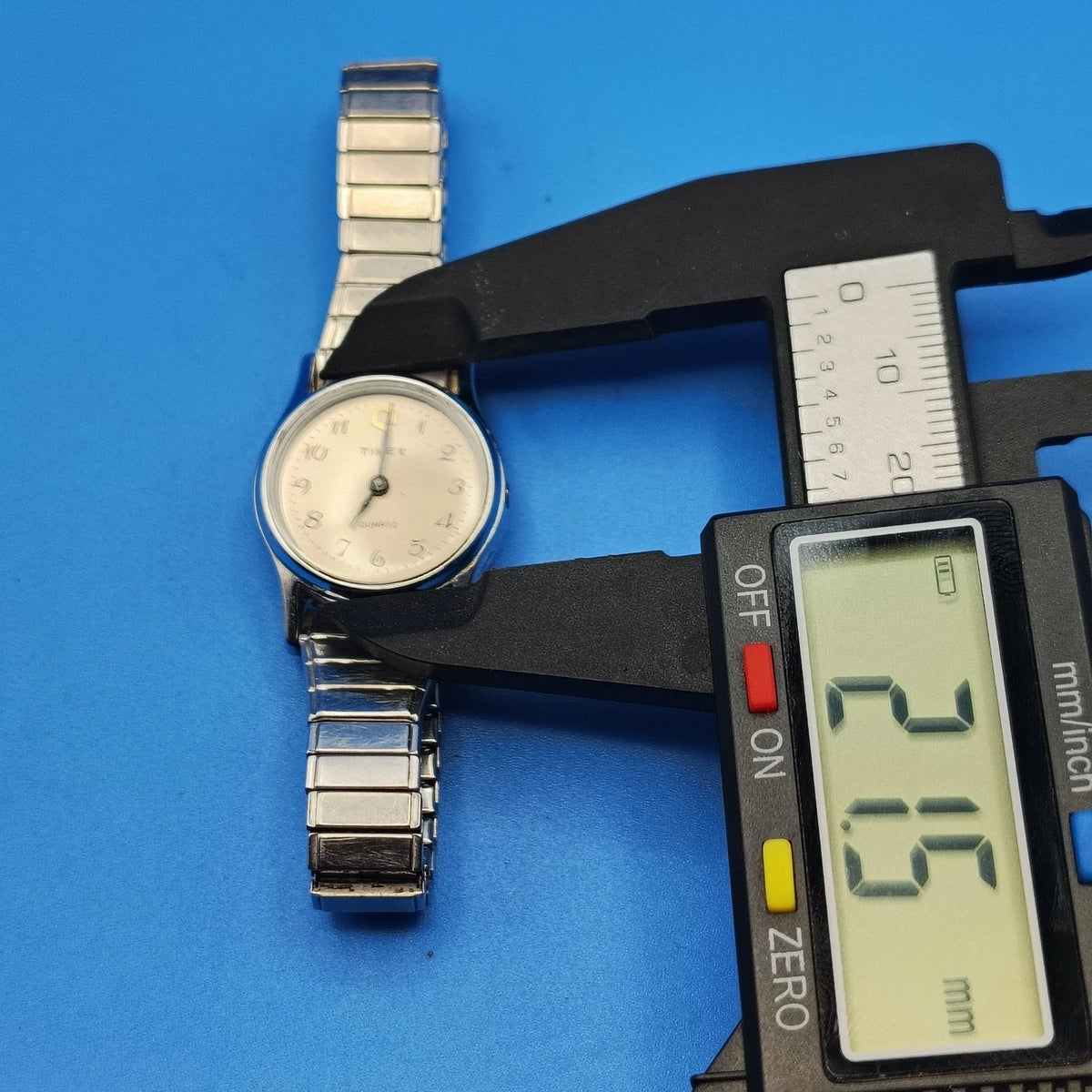 Vintage 1989 Timex 21mm Women's Quartz Watch Stretch Bracelet Stainless Steel