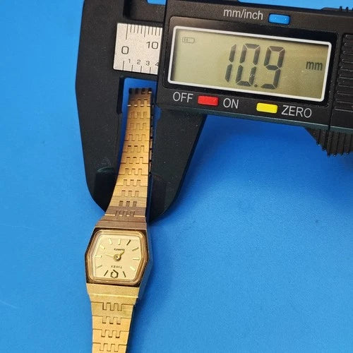 Vintage 1974 Timex Electronic Set 20mm Women's Quartz Cocktail Watch Size 6.5