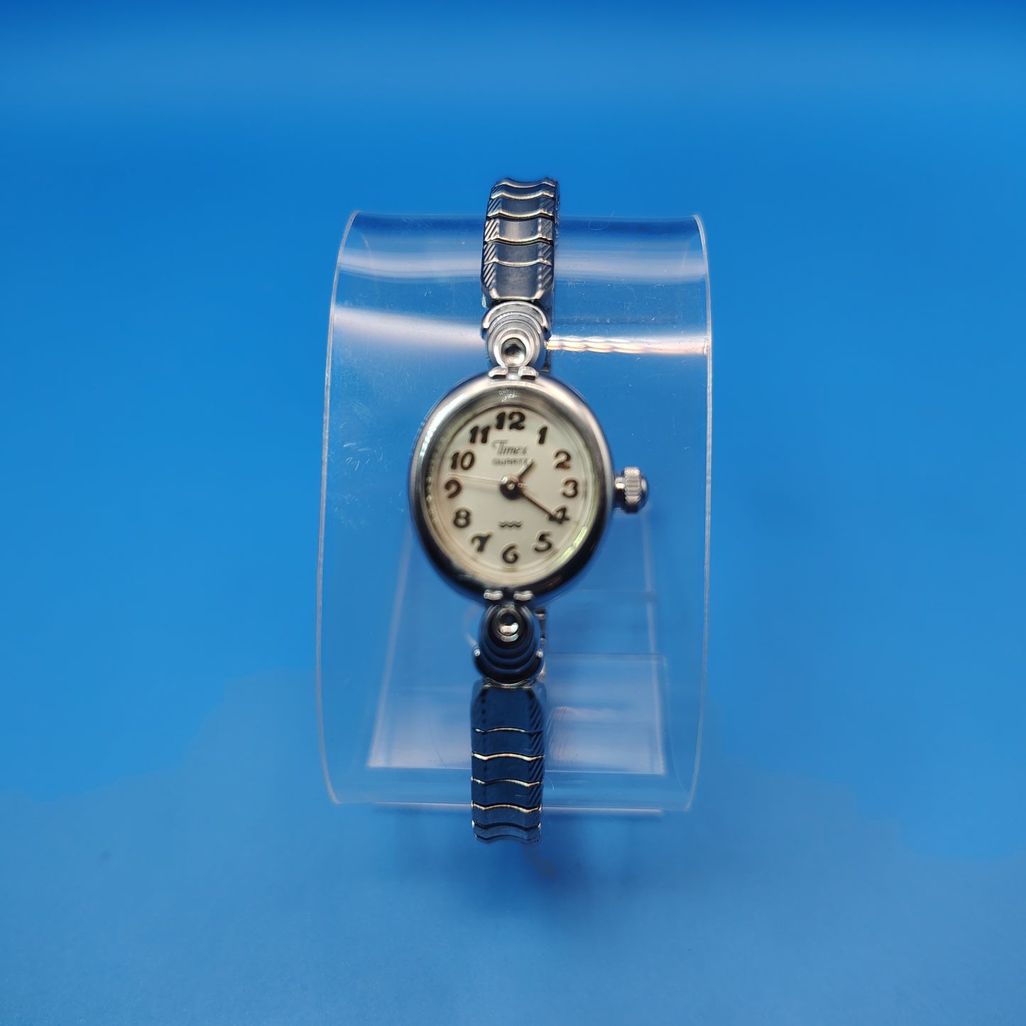 Vintage 1975 Timex 29mm Women's Quartz Cocktail Watch Stretch Bracelet Restored