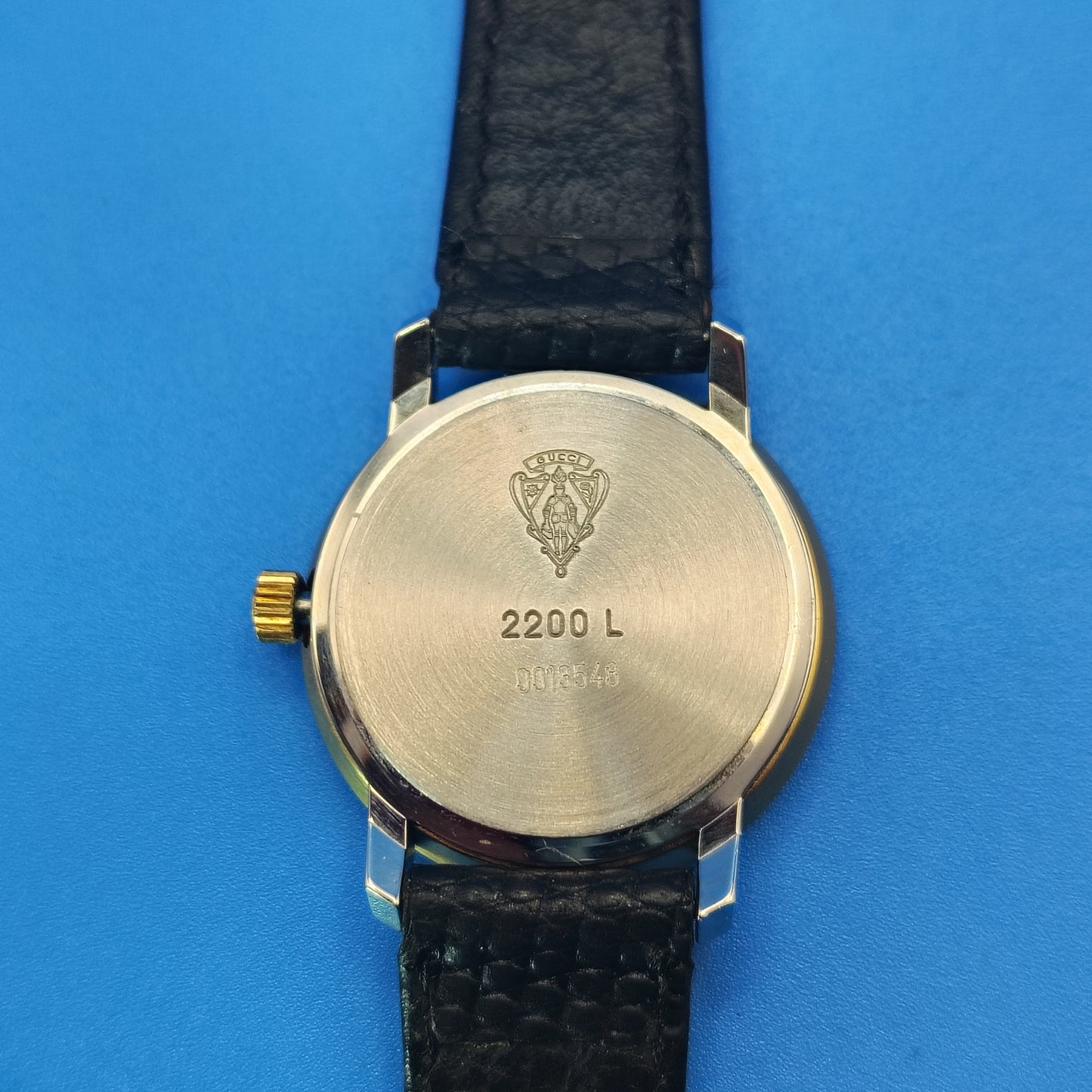 Vintage 1996 Authentic Gucci 2200L Swiss 25mm Women's Quartz Luxury Watch With Certificate of Authenticity