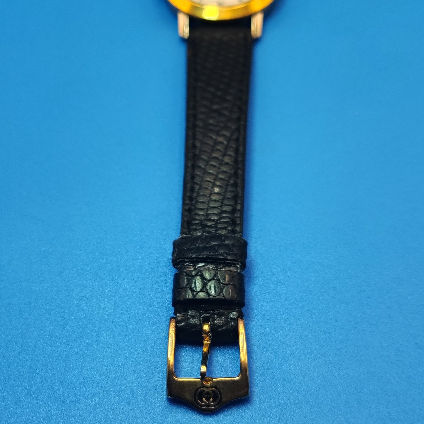 Vintage 1996 Authentic Gucci 2200L Swiss 25mm Women's Quartz Luxury Watch With Certificate of Authenticity