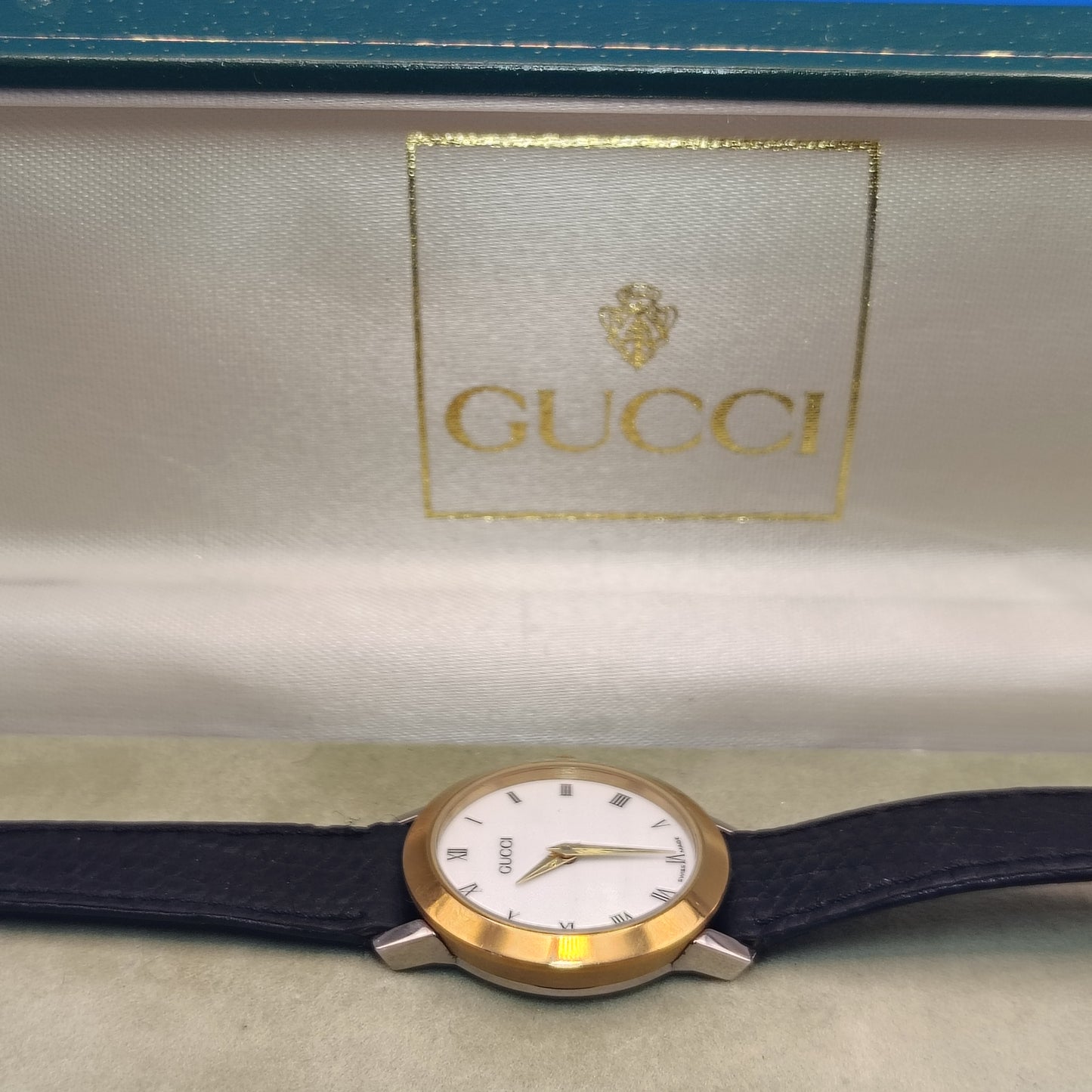 Vintage 1996 Authentic Gucci 2200L Swiss 25mm Women's Quartz Luxury Watch With Certificate of Authenticity