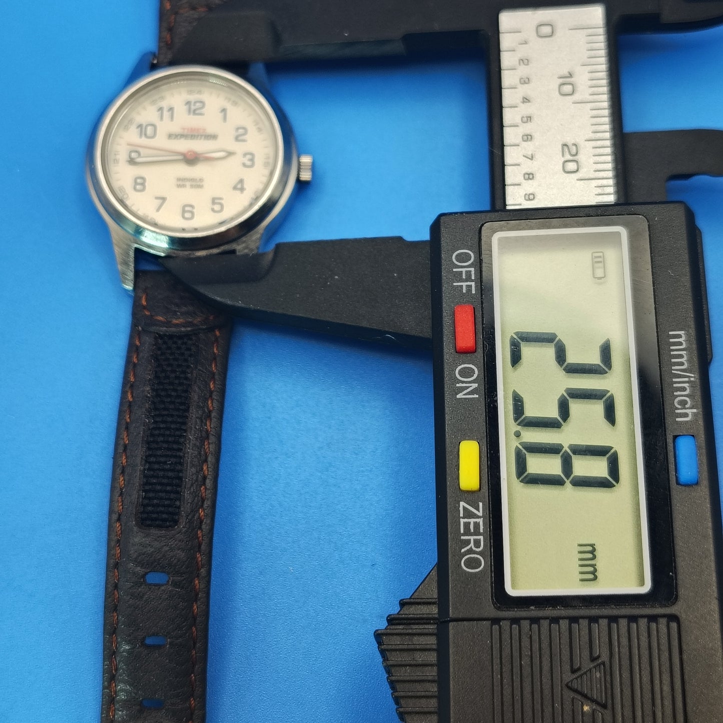 Vintage Timex Expedition Indiglo 26mm Women's Quartz Watch Leather Band fits size 5-7