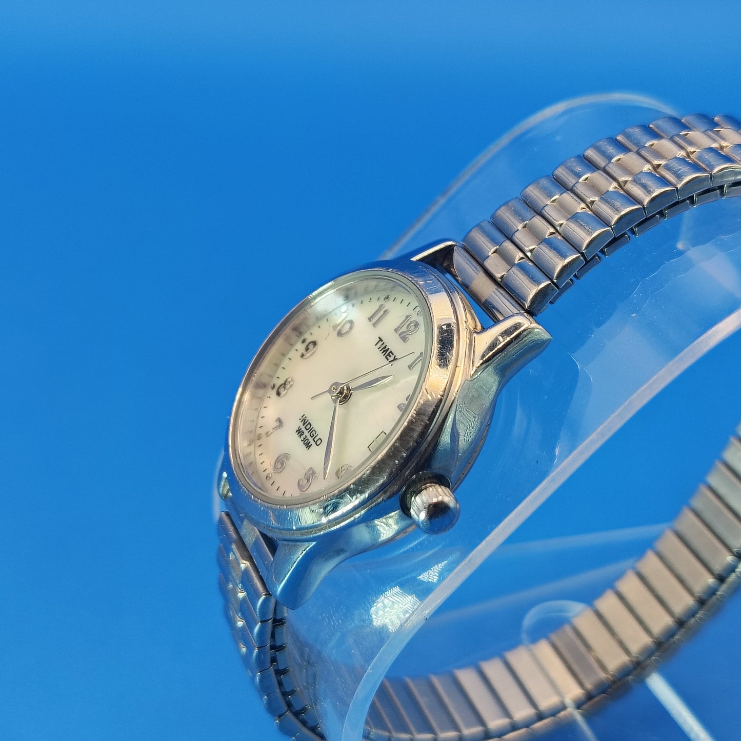 Vintage 1996 Timex Indiglo Date Mother Of Pearl Dial 25mm Women's Quartz Watch