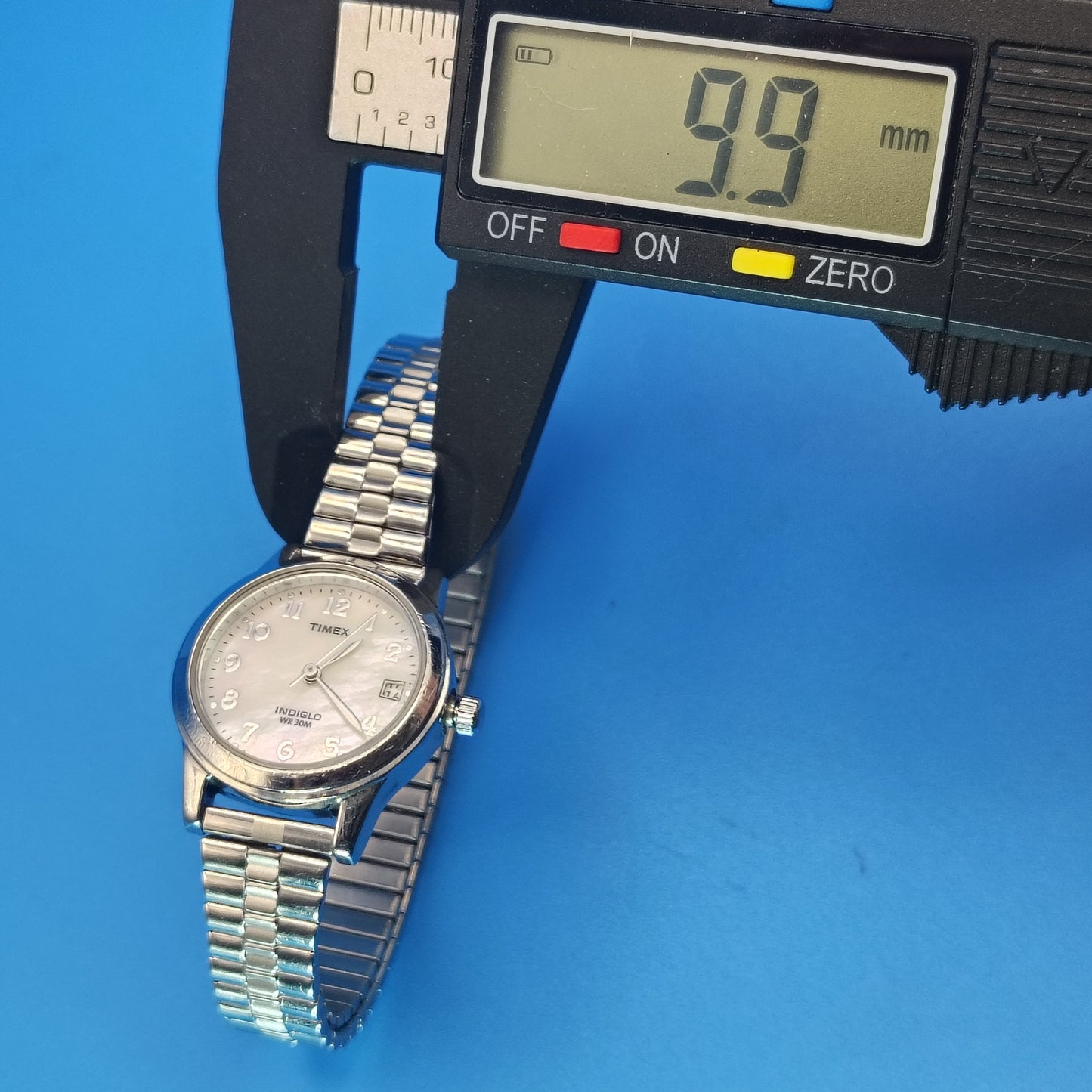 Vintage 1996 Timex Indiglo Date Mother Of Pearl Dial 25mm Women's Quartz Watch