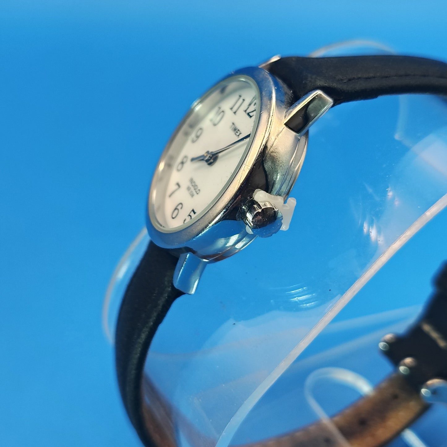 Vintage 1997 Timex 25mm Women's Quartz Watch Leather Band (Indiglo Not Working)