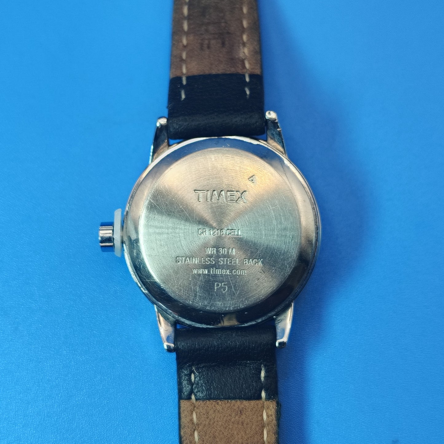 Vintage 1997 Timex 25mm Women's Quartz Watch Leather Band (Indiglo Not Working)