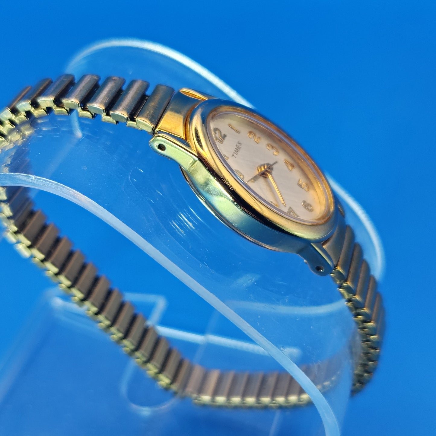 Vintage 1989 Timex Oval 24mm Women's Quartz Cocktail Watch Stretch Bracelet