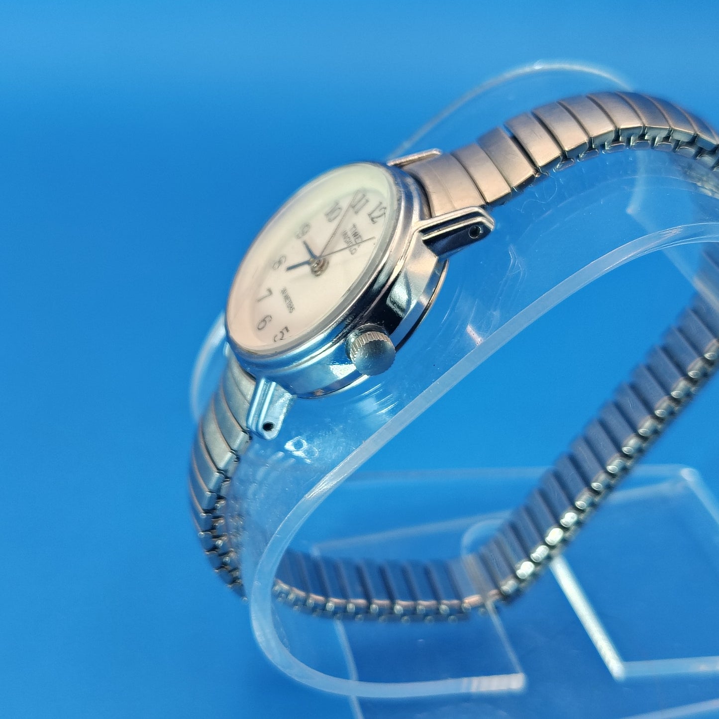 Vintage 1993 Timex Indiglo 23mm Women's Quartz Watch Stretch Bracelet