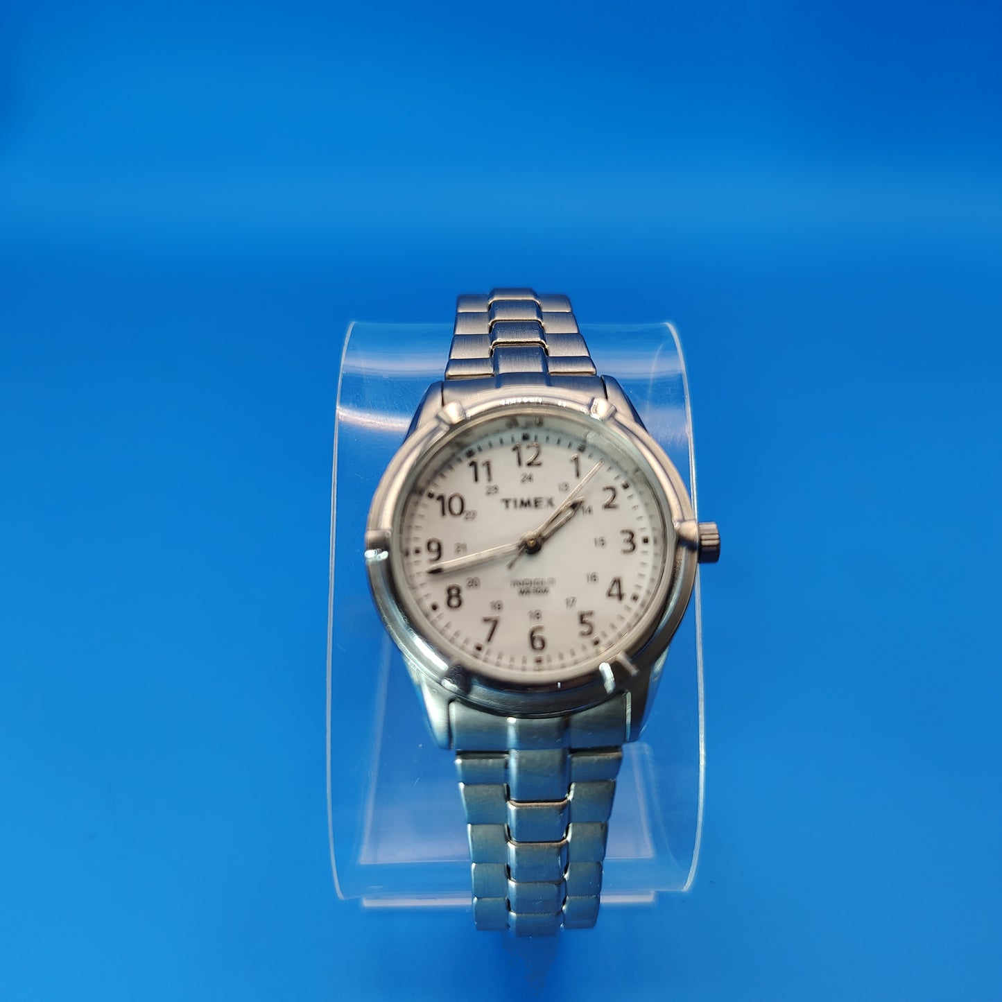 Vintage 1995 Timex Indiglo 27mm Women's Quartz Watch Stretch Bracelet Fits size 9 and smaller