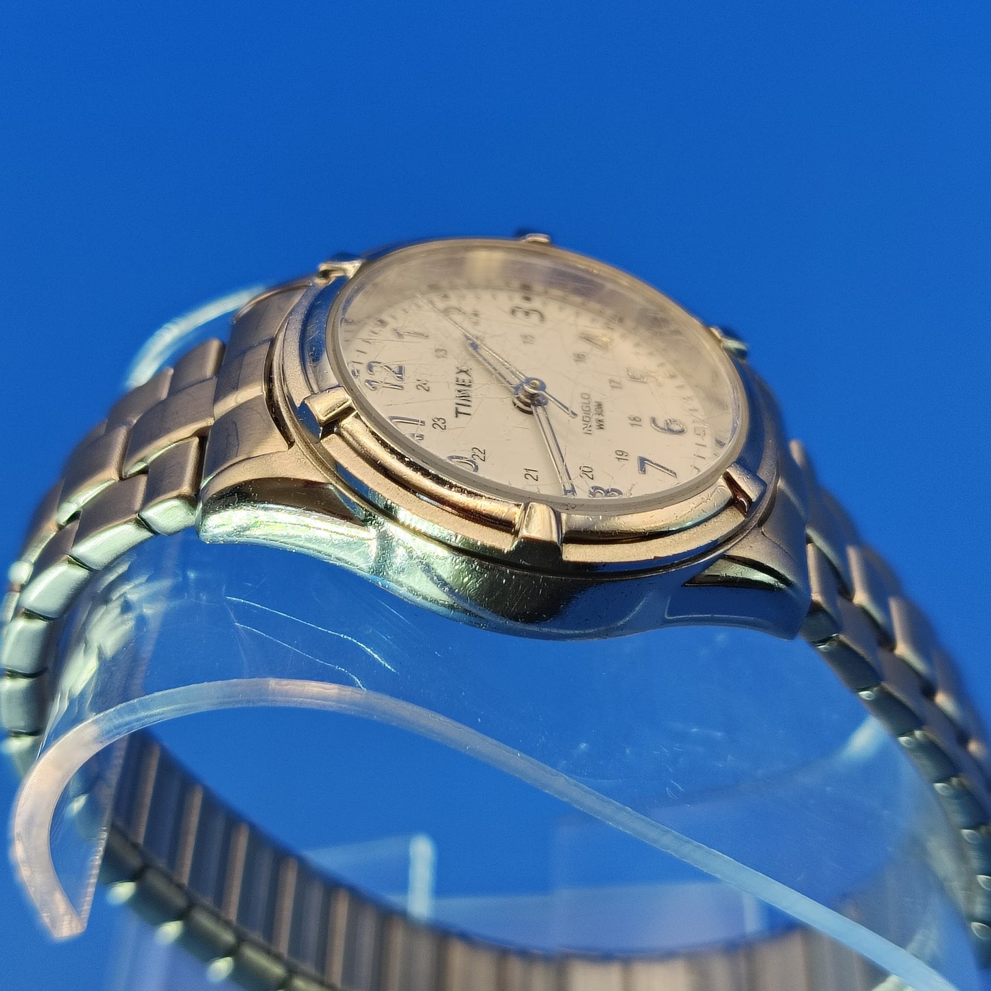 Vintage 1995 Timex Indiglo 27mm Women's Quartz Watch Stretch Bracelet Fits size 9 and smaller