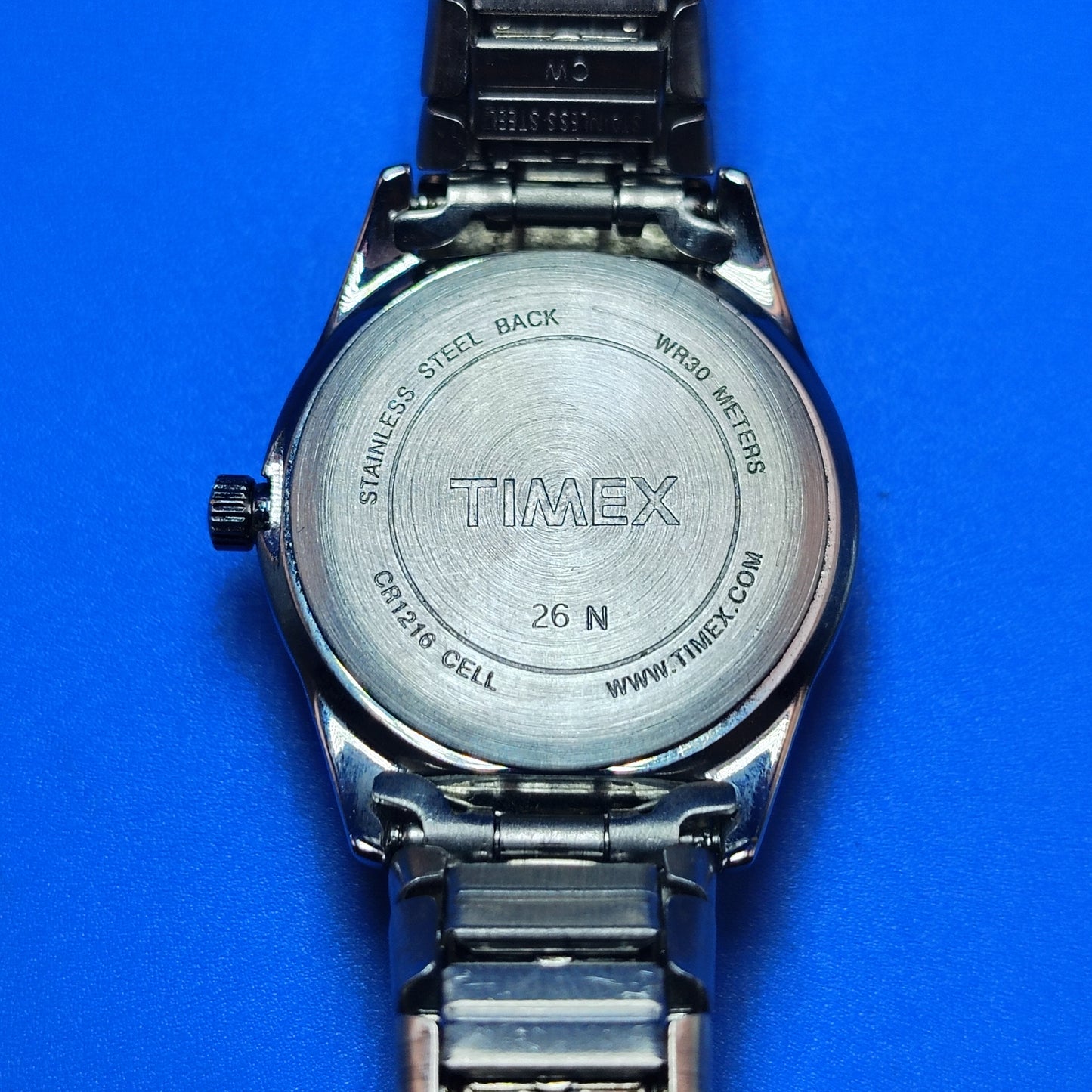 Vintage 1995 Timex Indiglo 27mm Women's Quartz Watch Stretch Bracelet Fits size 9 and smaller