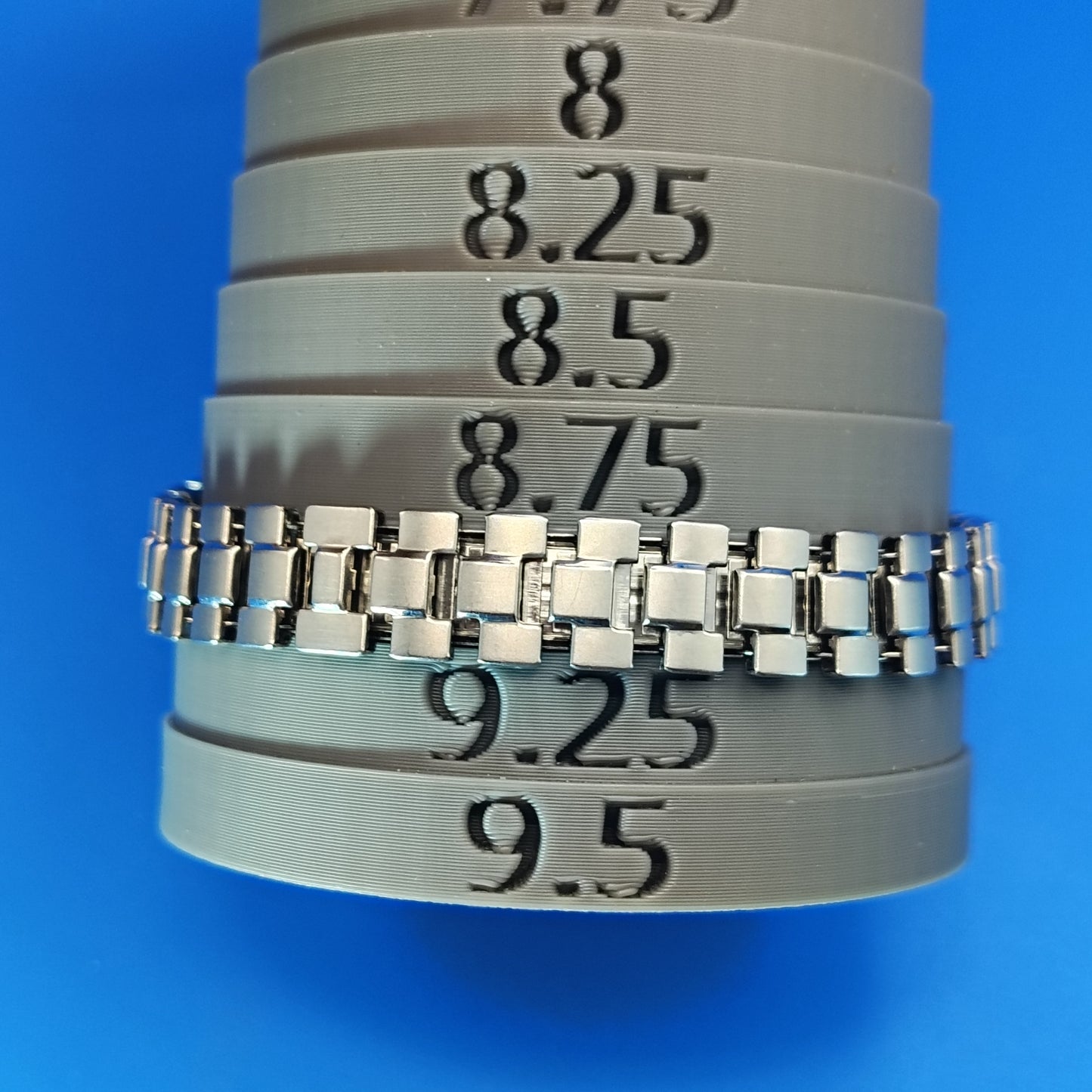 Vintage 1995 Timex Indiglo 27mm Women's Quartz Watch Stretch Bracelet Fits size 9 and smaller