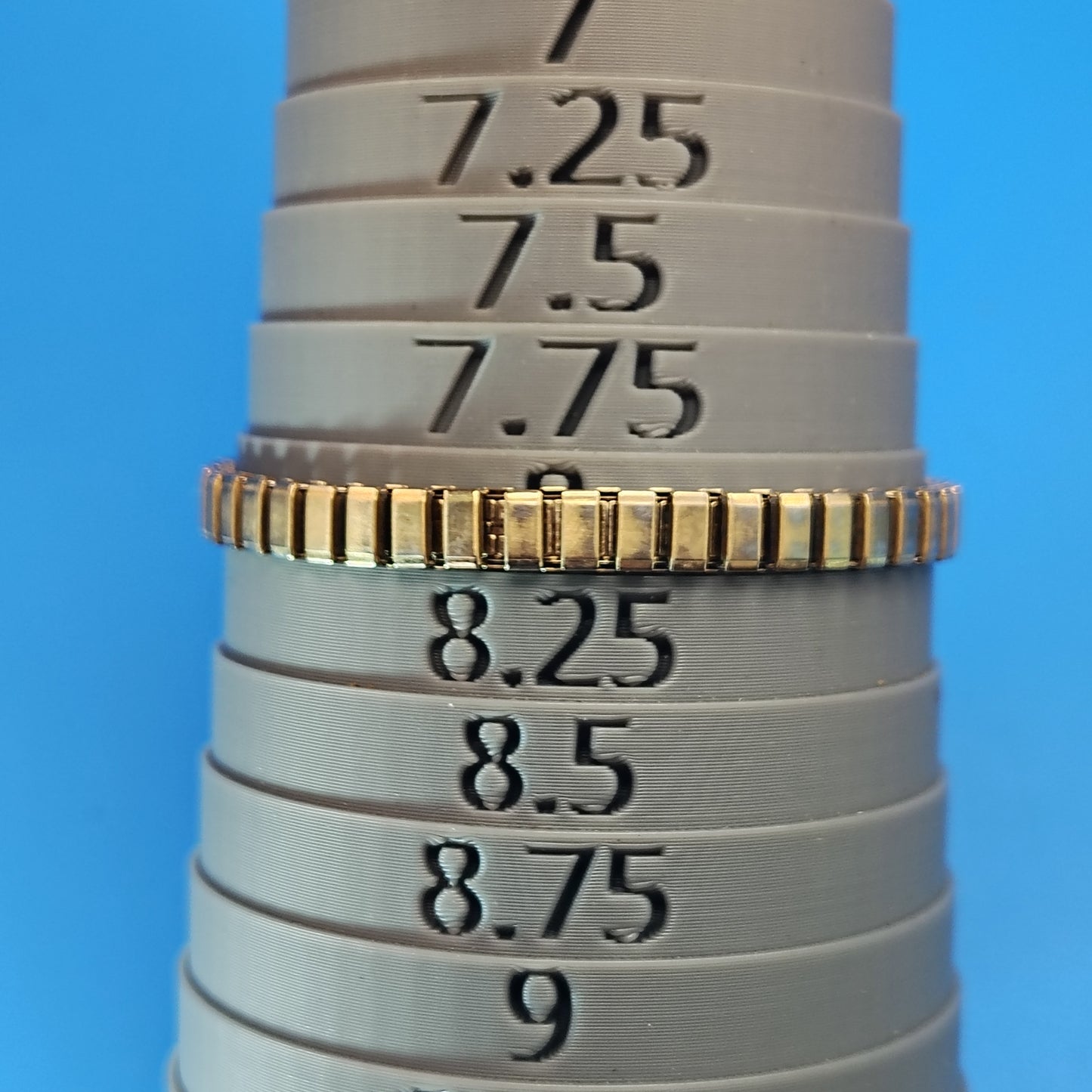 Vintage 1976 Timex Oval 20mm Women's Quartz Watch Stretch Bracelet Fits all wrist Size up to 8