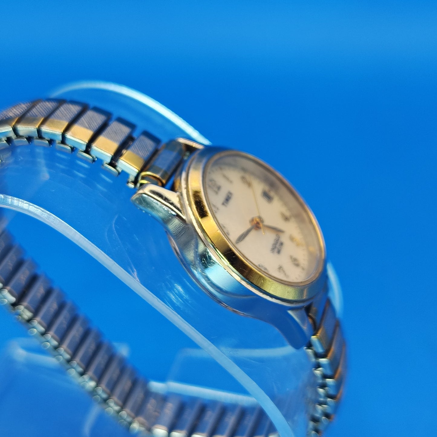 Vintage 1990's Timex Indiglo 25mm Women's Quartz Watch Fits Size 8.75 And Below