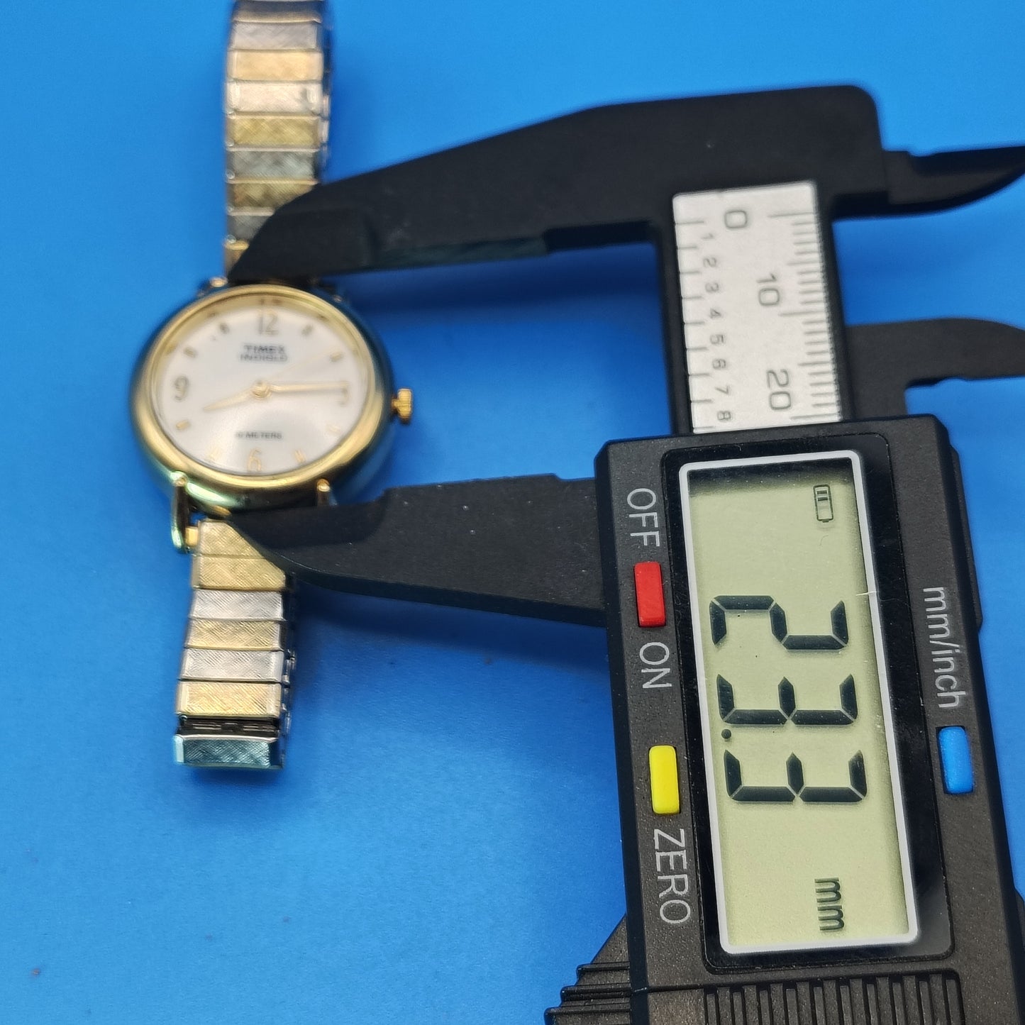 Vintage 1996 Timex Indiglo 23mm Two Tone Women's Quartz Watch Stretch Bracelet