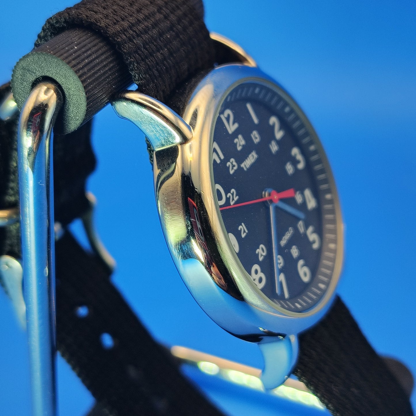 Vintage 1998 Timex Indiglo 38mm Mens Quartz Watch Black Dial Black Chpt Ring With Nato Strap