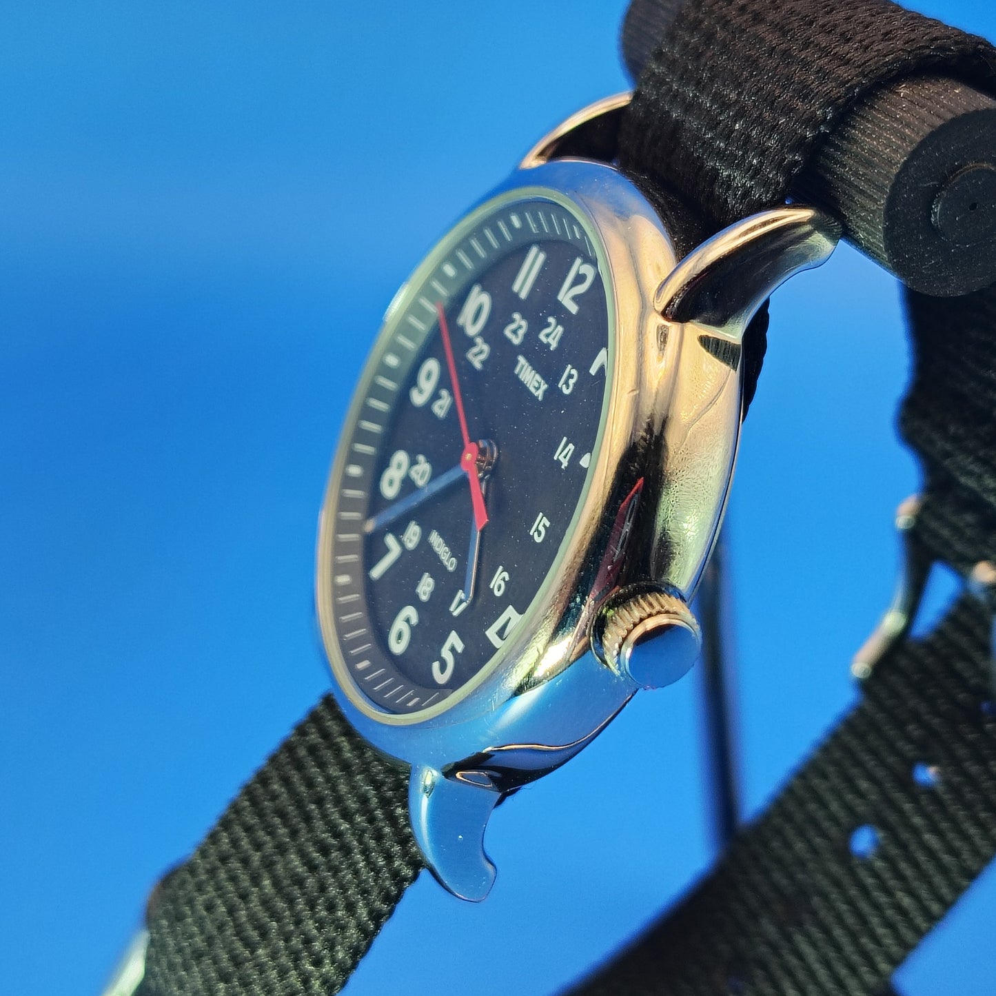 Vintage 1998 Timex Indiglo 38mm Mens Quartz Watch Black Dial Black Chpt Ring With Nato Strap