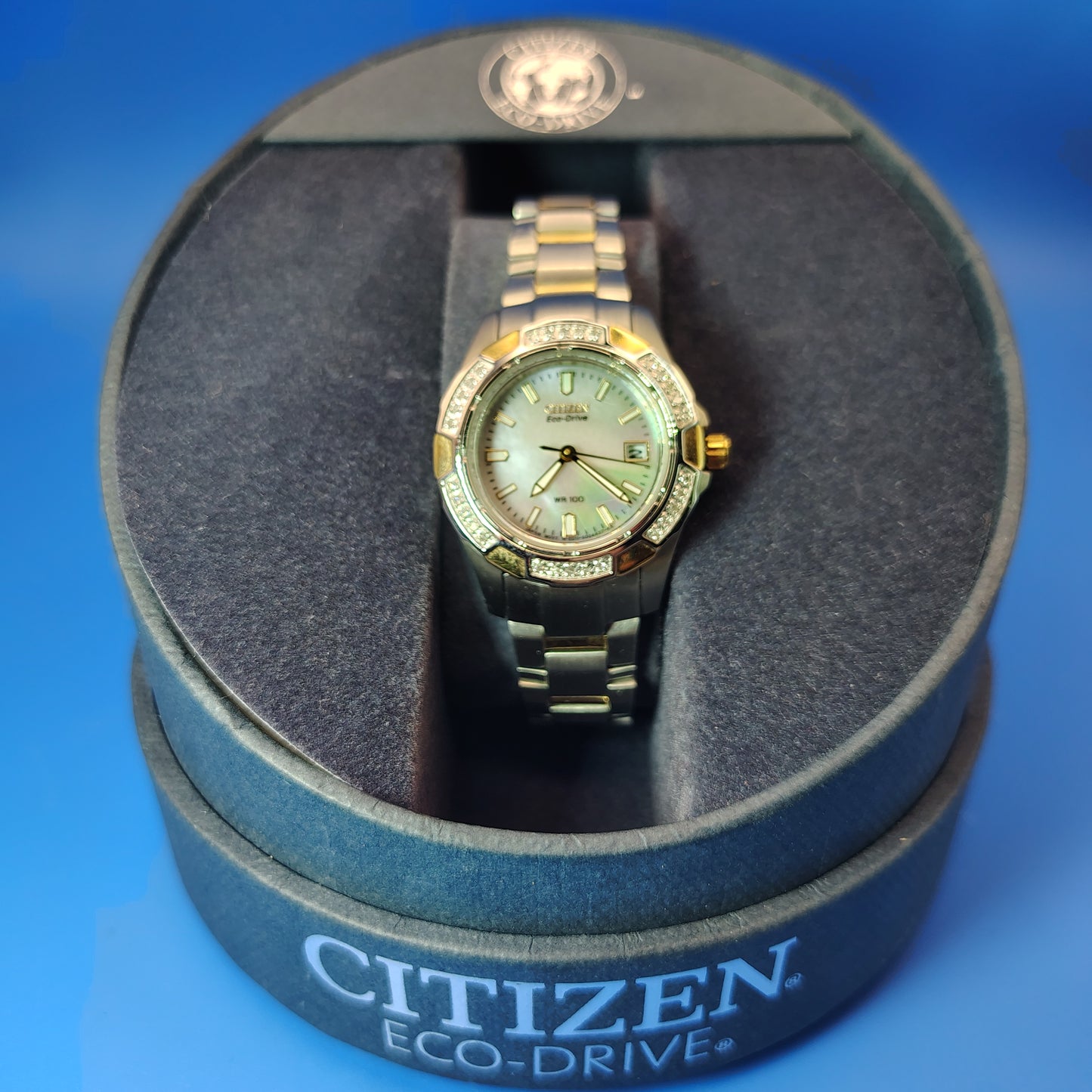 Vintage 2005 Citizen Eco Drive Solar Genuine Diamond Mother of Pearl Women's Quartz Watch