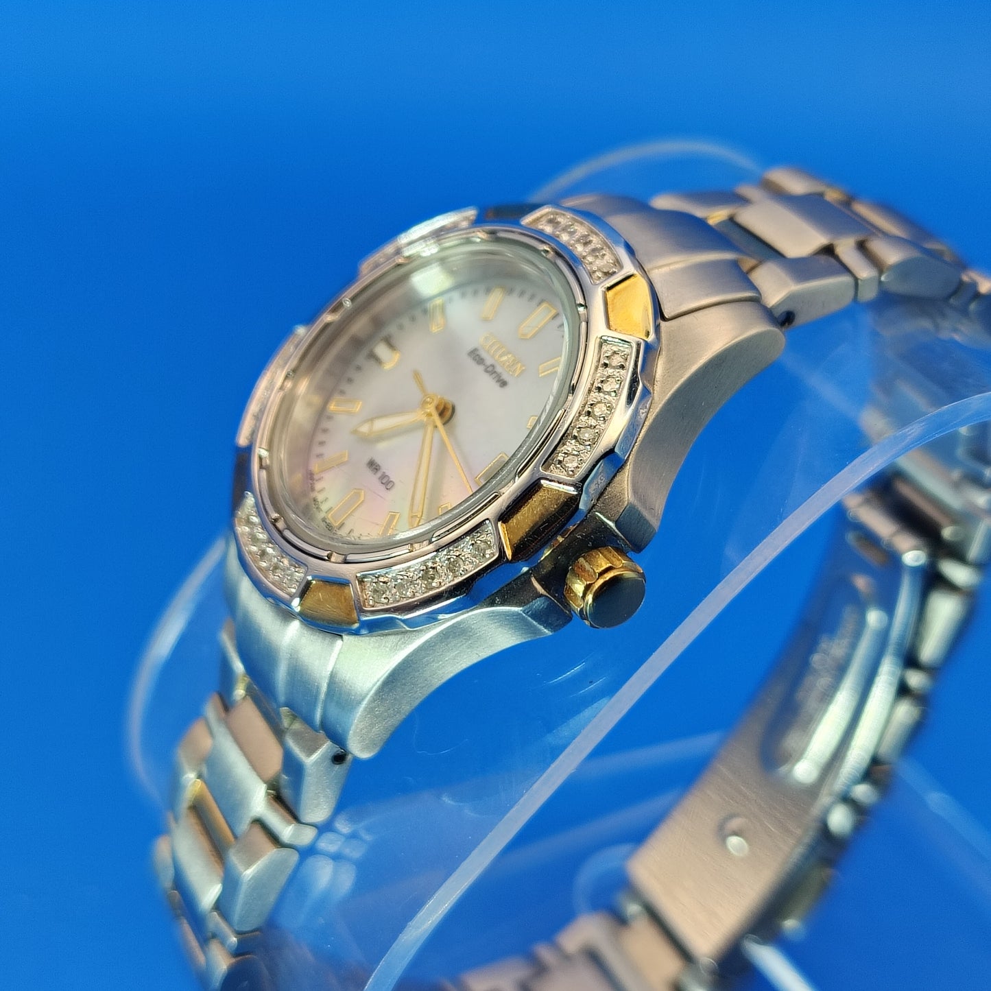 Vintage 2005 Citizen Eco Drive Solar Genuine Diamond Mother of Pearl Women's Quartz Watch