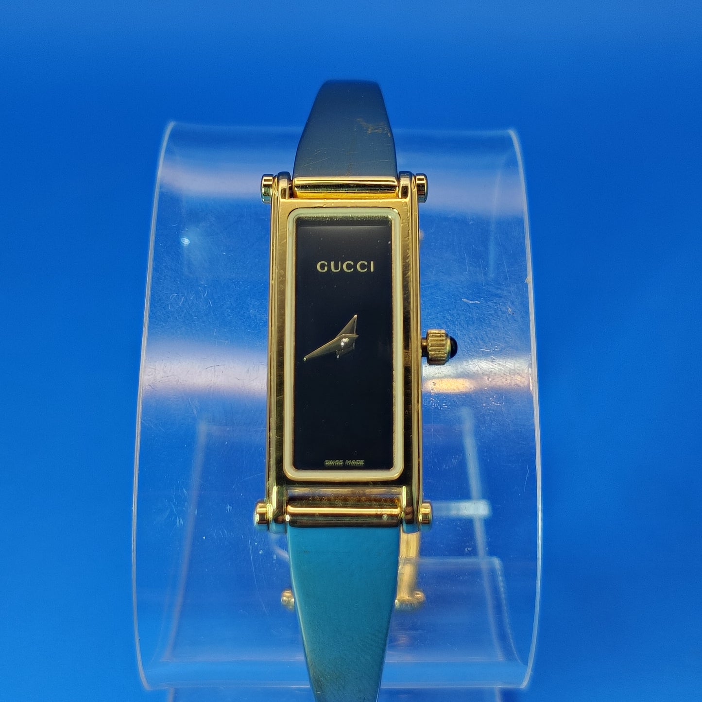 Authentic Gucci 1500L Vintage 1992 Swiss Made Tank Women's Quartz Bangle Luxury Watch