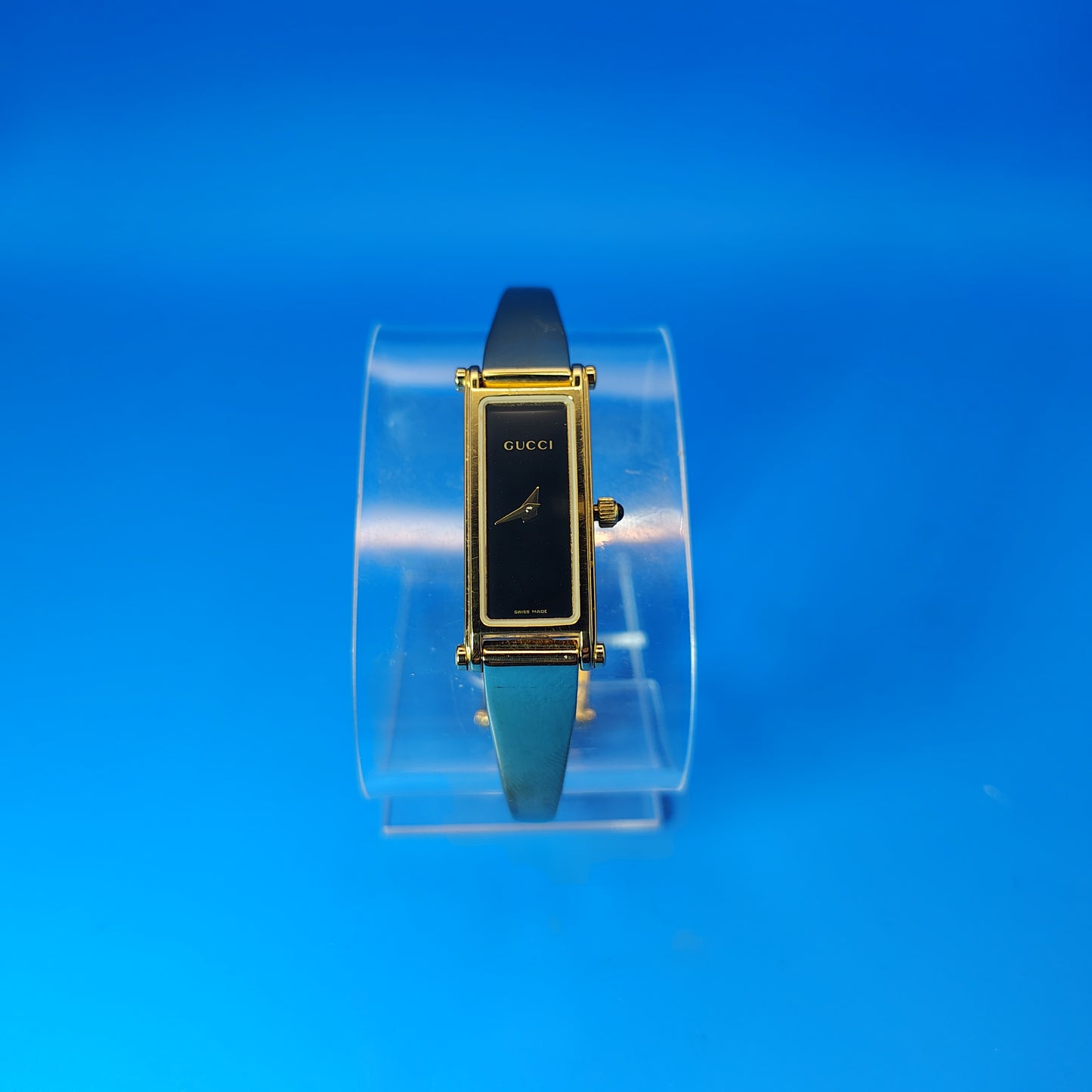 Authentic Gucci 1500L Vintage 1992 Swiss Made Tank Women's Quartz Bangle Luxury Watch