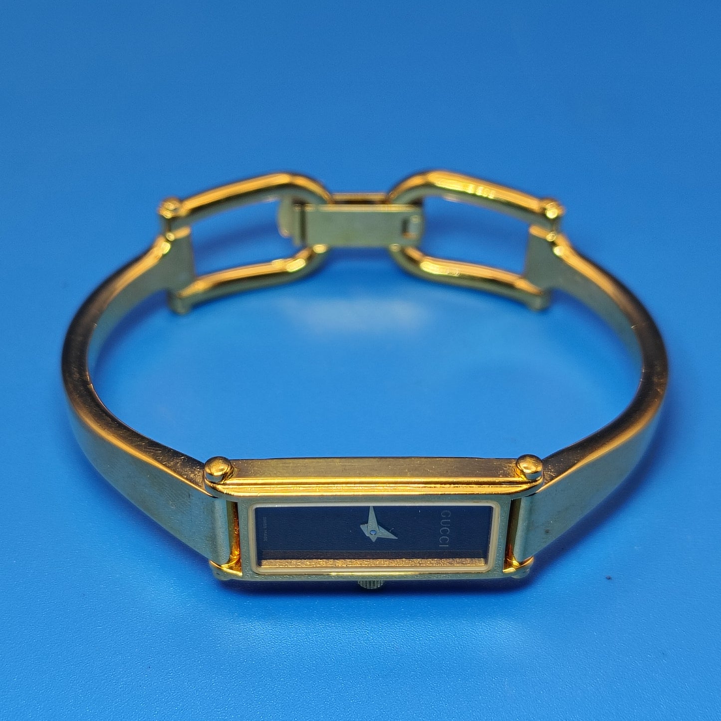 Authentic Gucci 1500L Vintage 1992 Swiss Made Tank Women's Quartz Bangle Luxury Watch