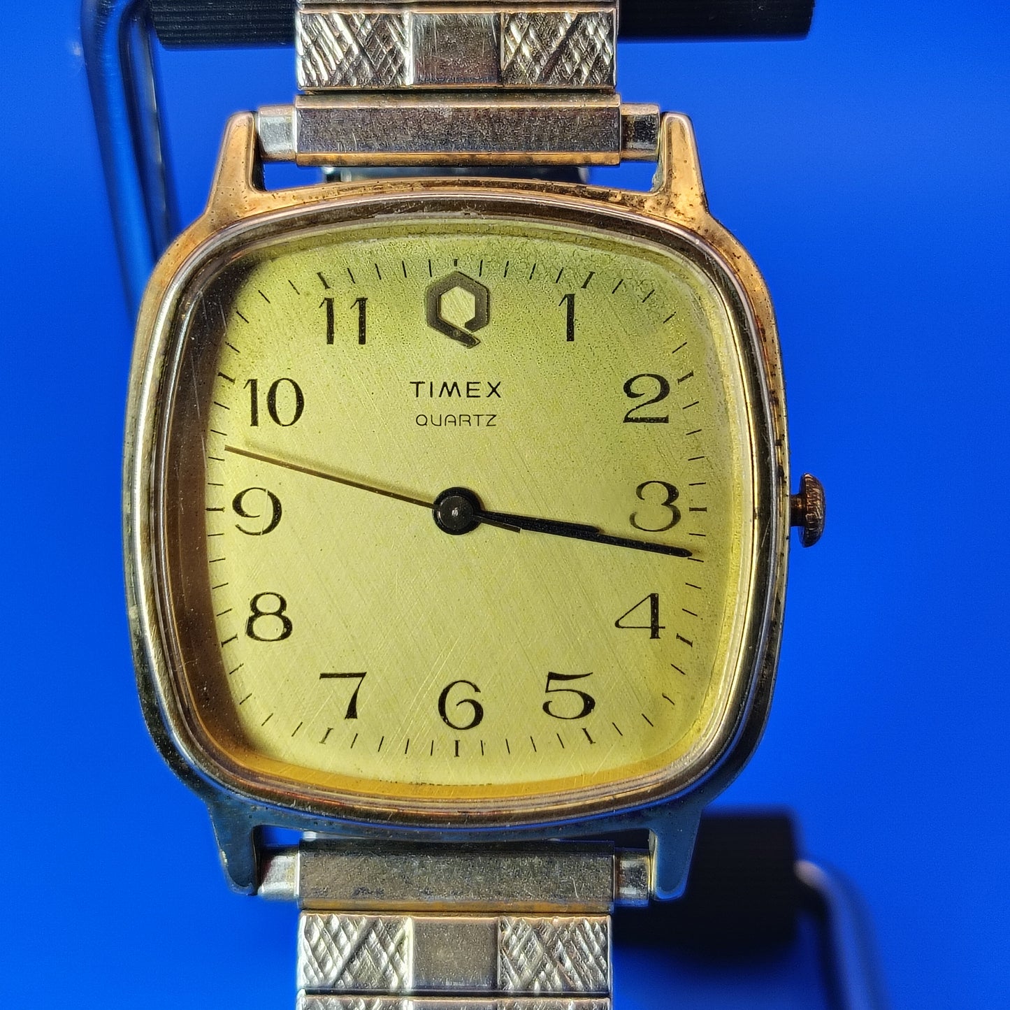 Vintage 1972 Timex Tank 30mm Mens Quartz Watch Gold Tone Stretch Bracelet Fits wrists up to size 9