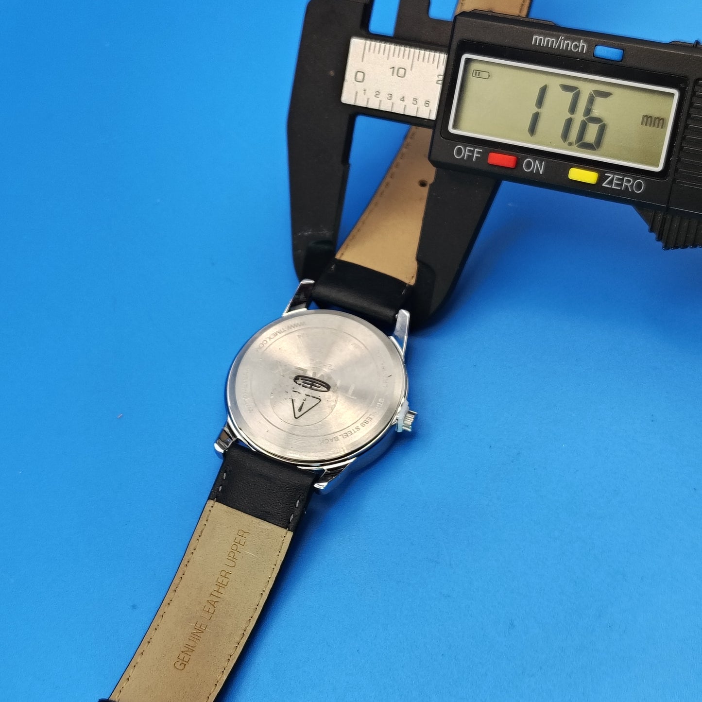 Vintage 1990's Timex Indiglo Easy Reader Date 35mm Mens Quartz Watch Geniune Leather Strap