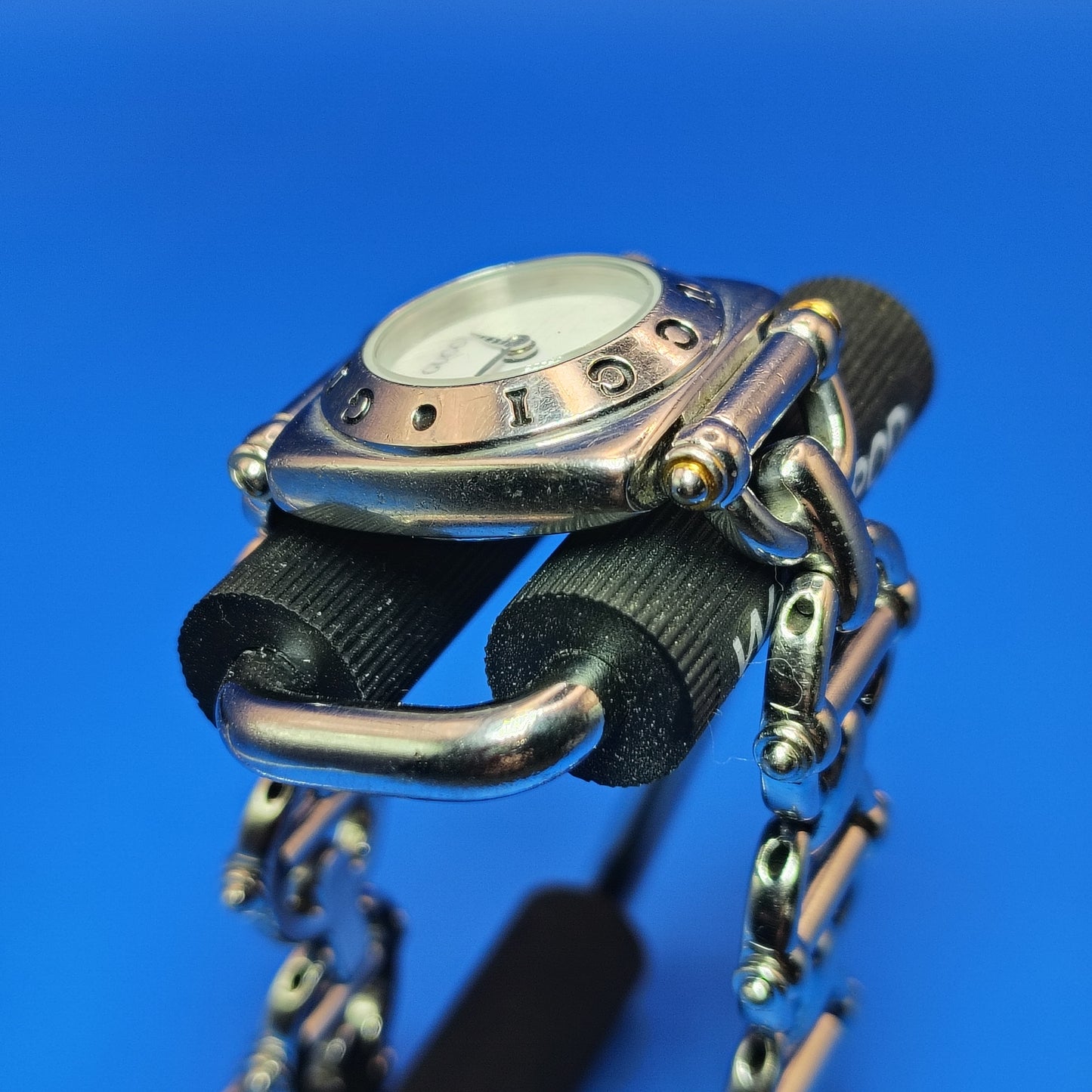 Vintage 1992 Authentic Gucci 6400L Genuine Swiss Made Horsebit Link 20mm Women's Luxury Quartz Watch