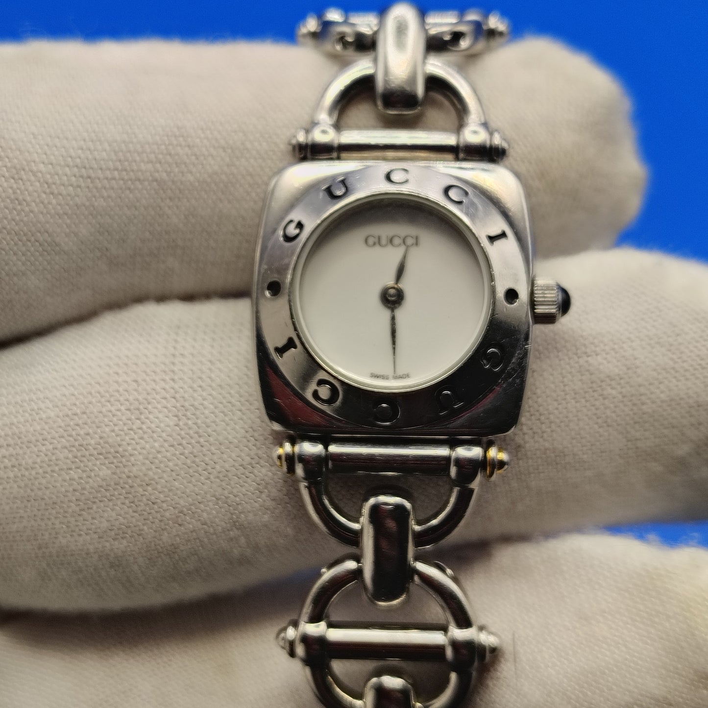 Vintage 1992 Authentic Gucci 6400L Genuine Swiss Made Horsebit Link 20mm Women's Luxury Quartz Watch