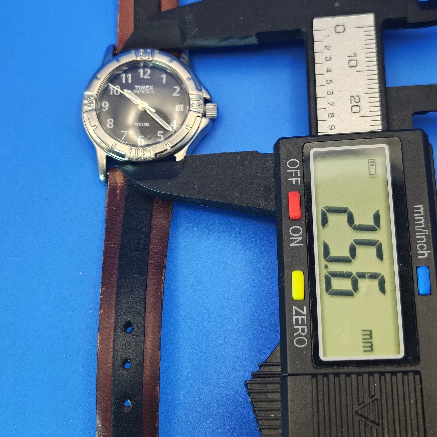 Vintage 2002 Timex Expedition Indiglo Wave Dial Women's 25mm Quartz Field Watch