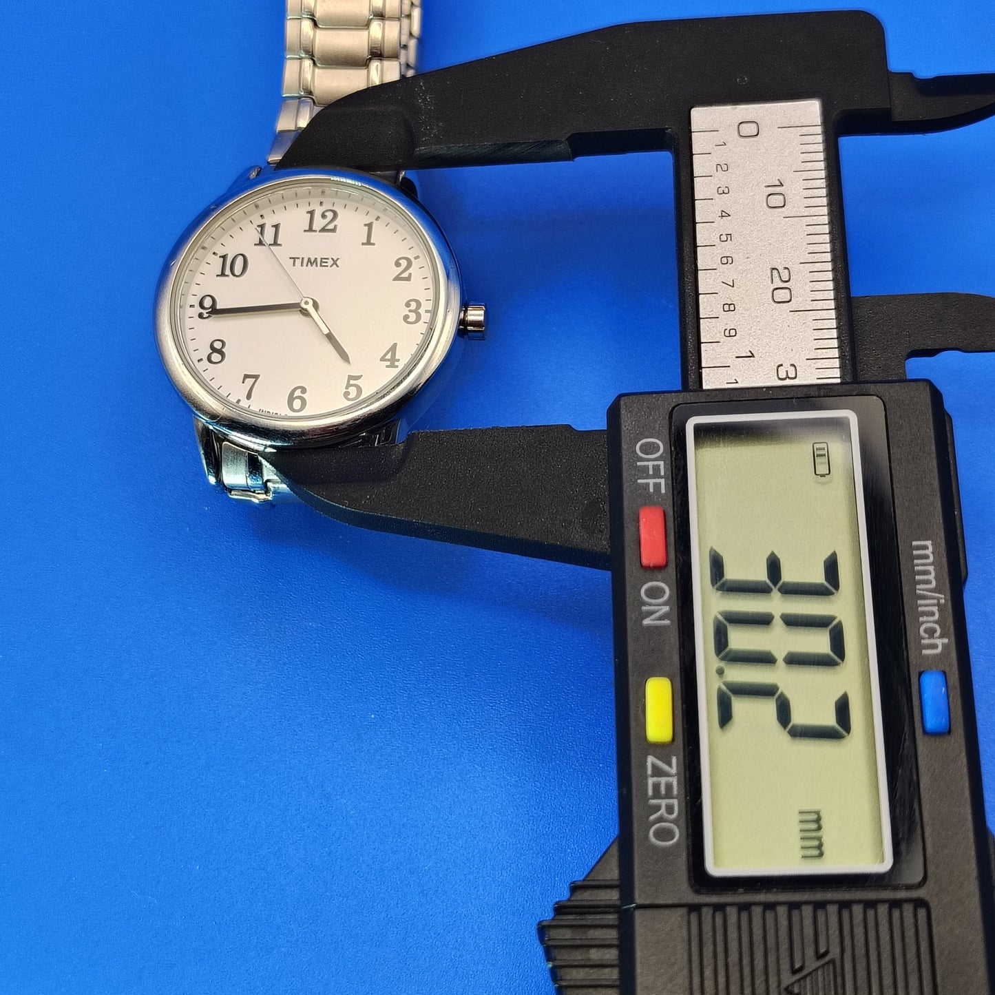 Vintage Timex Indiglo Easy Reader 30mm Women's Quartz Watch Fits Size 5-8.5