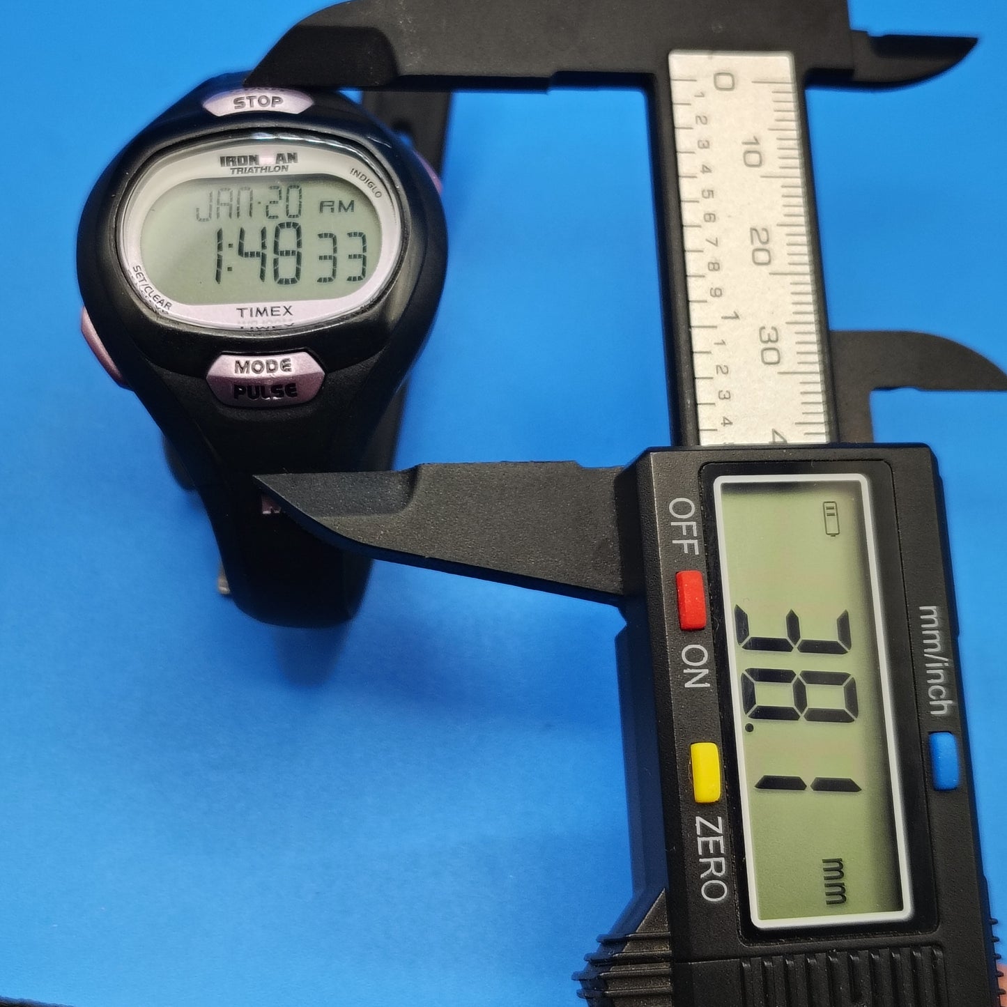 Vintage Timex Iron Man Triathlon Indiglo 38mm Womens Digital Quartz Sports Watch