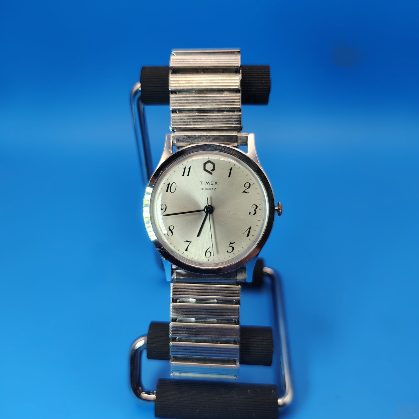 Vintage 1976 Timex MCell 33mm Mens Quartz Dress Watch Stretch Bracelet Fits 6-9