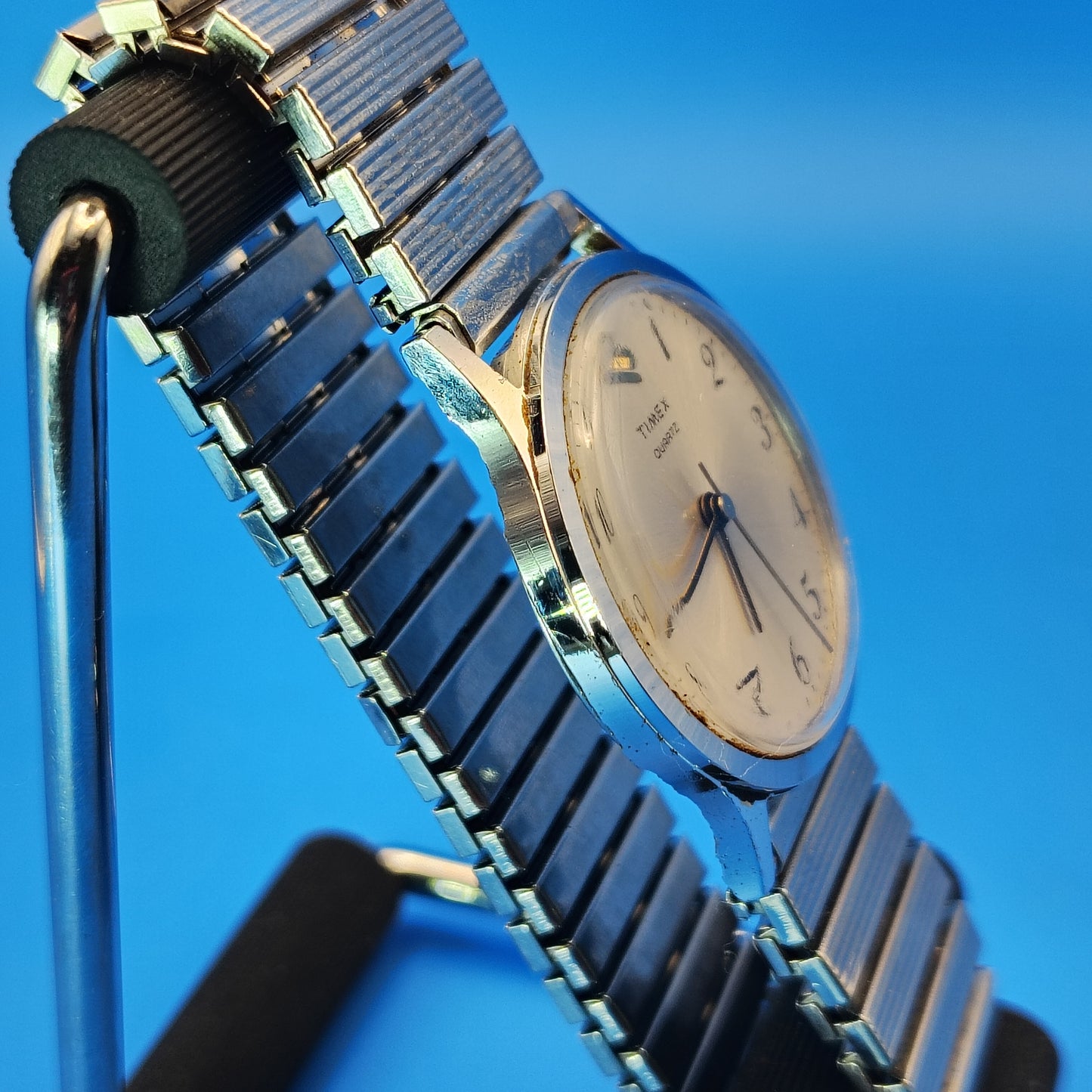 Vintage 1976 Timex MCell 33mm Mens Quartz Dress Watch Stretch Bracelet Fits 6-9