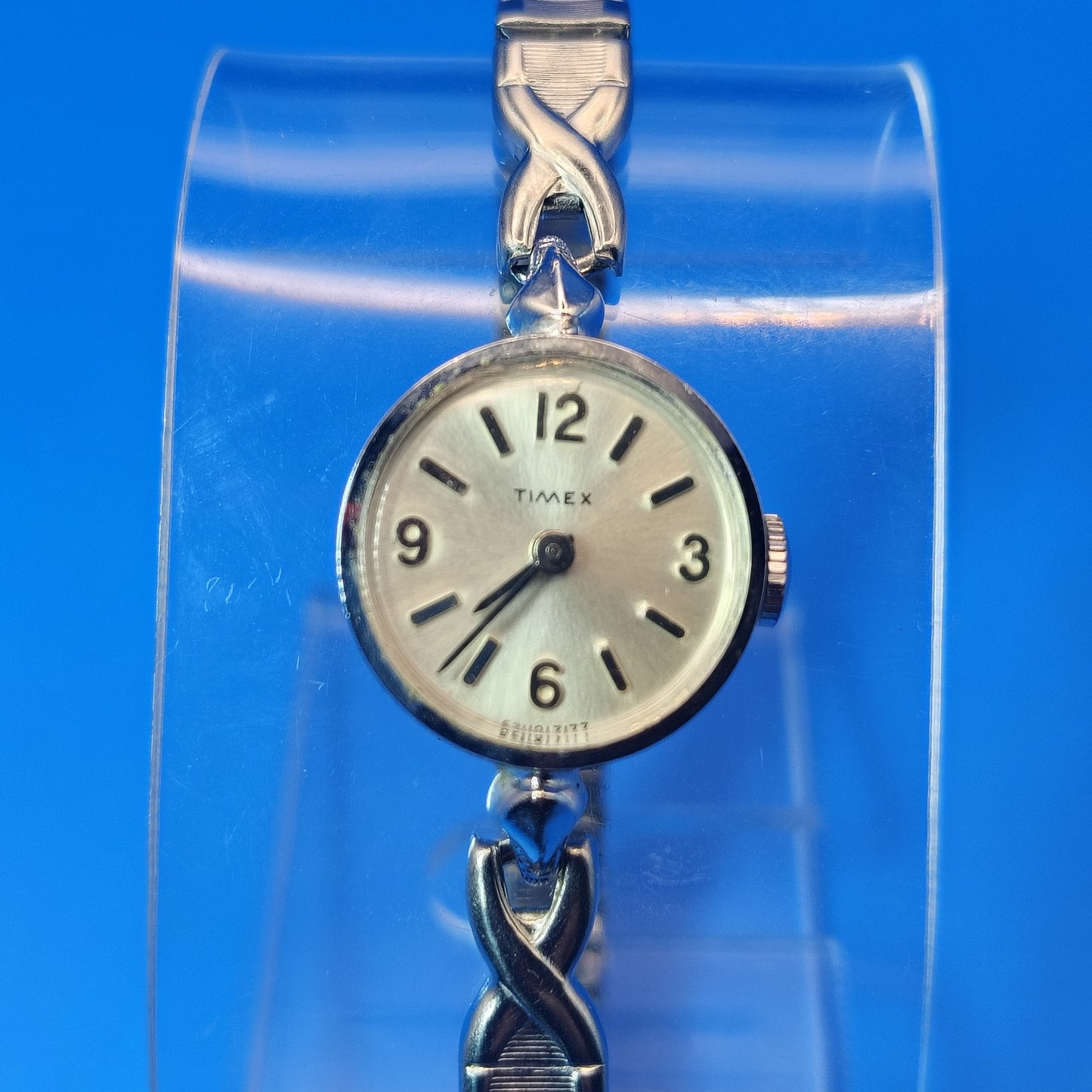 Vintage Timex Mechanical Wind 18mm Women's Quartz Watch Stretch Bracelet