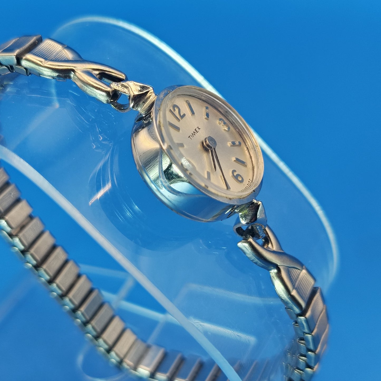 Vintage Timex Mechanical Wind 18mm Women's Quartz Watch Stretch Bracelet